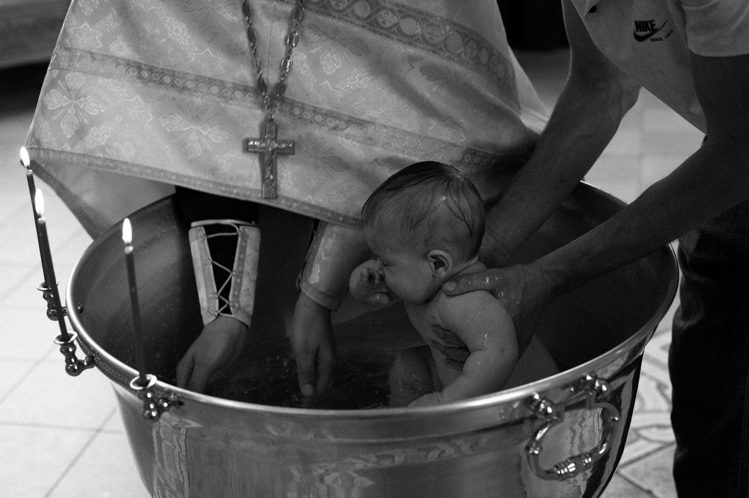 Таинство Крещения Дарьи (Храм Преполовения Пятидесятницы). Фотограф Ярута Оксана / Ростов-на-Дону