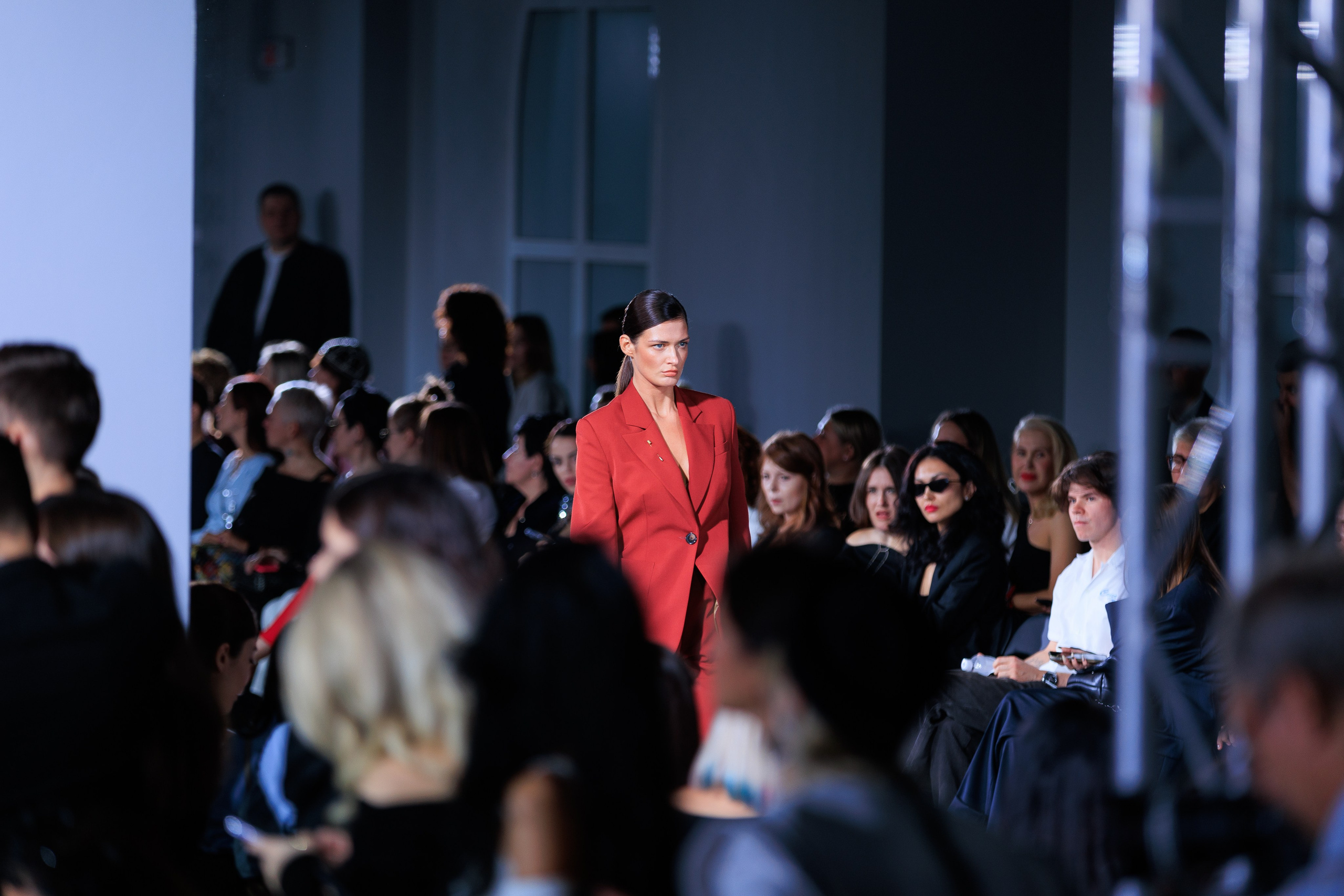 Фотограф для модного показа. Контент для бизнеса в Екатеринбурге Полдень Медиа