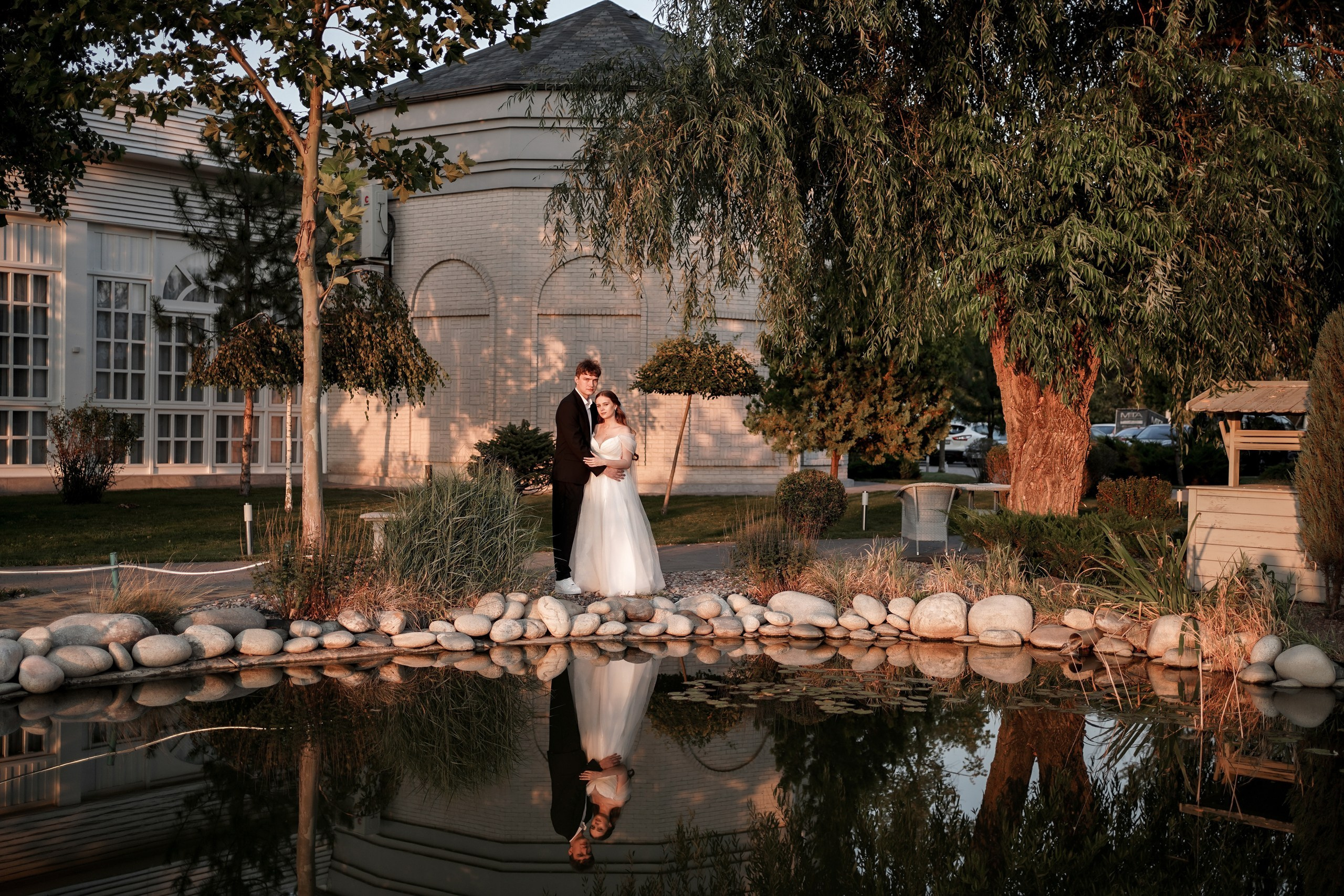 Свадебная фотосессия на территории ресторана «Донские Зори». Фотограф Алёна Чёботова. Свадебный фотограф в Ростове-на-Дону. Таинство Крещения и Венчания, семейные фотосессии. Алёна Чёботова