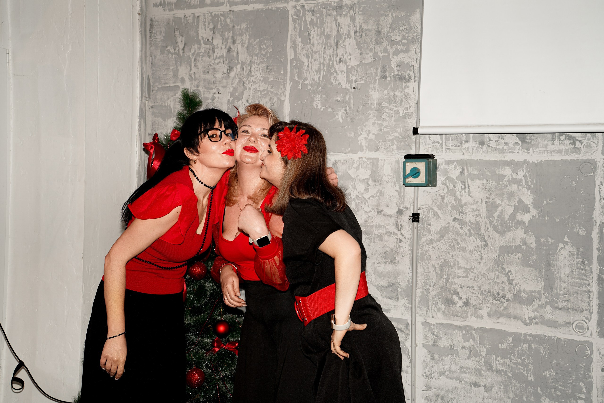 Новогодний корпоратив в ресторане Балаган в Ростов-на-Дону. Свадебный фотограф в Ростове-на-Дону. Таинство Крещения и Венчания, семейные фотосессии. Алёна Чёботова