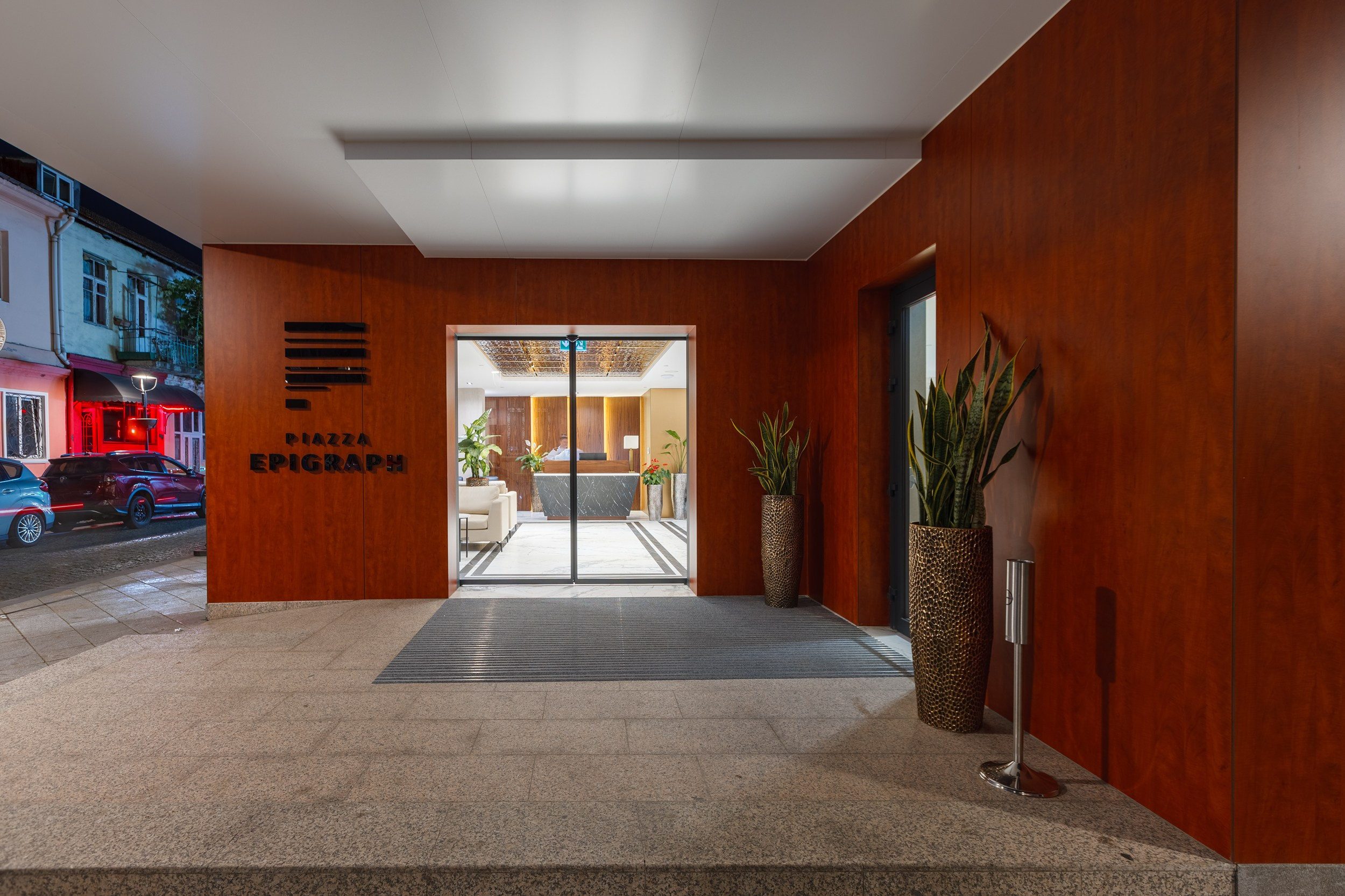 HOTEL PIAZZA EPIGRAPH (BATUMI). Режиссёр, клипмейкер, фотограф — Андрей Охота