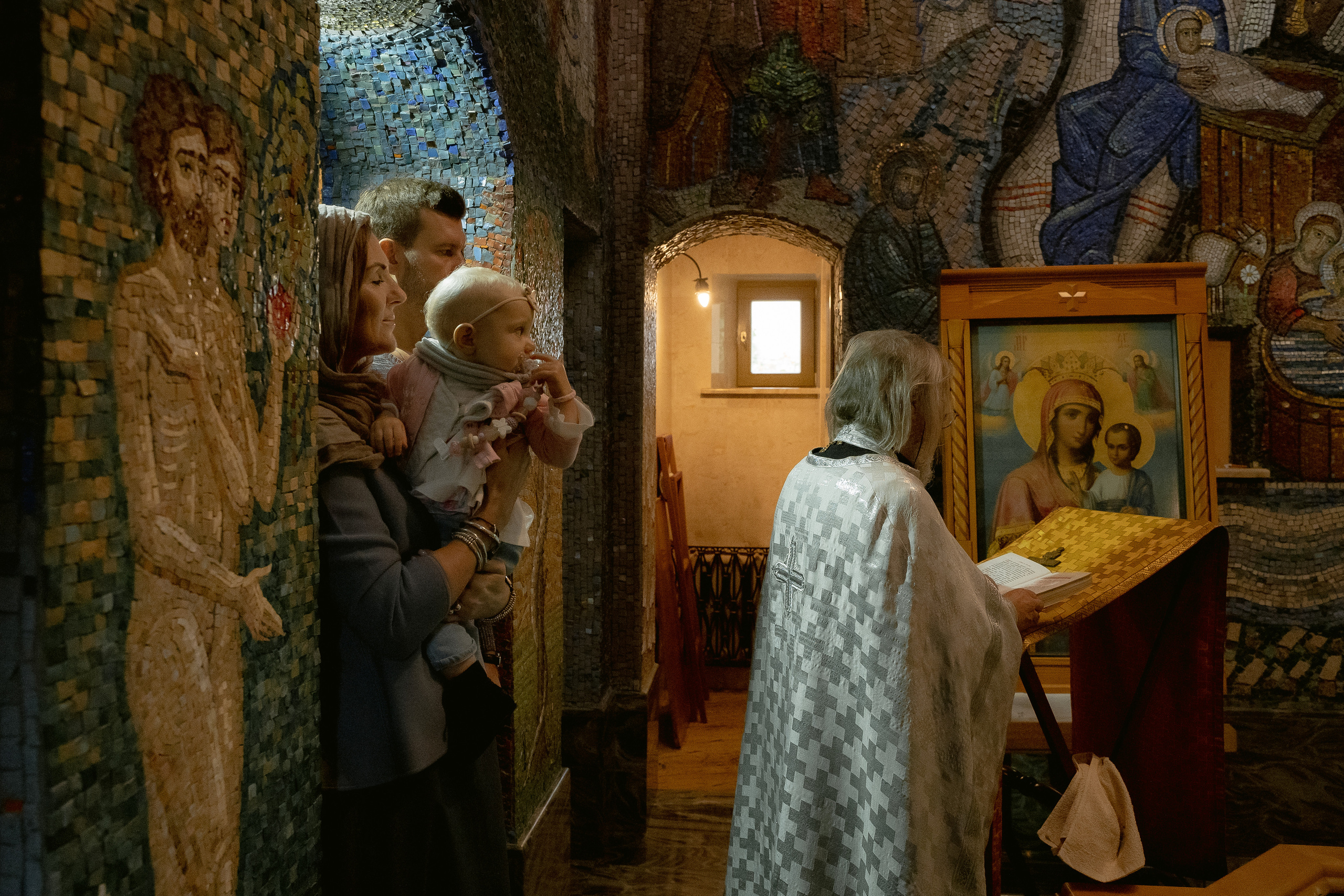 Таинство Крещения. Фотографы на роды в Москве. Фото и видео родов. Фотопроект «Продолжение рода»