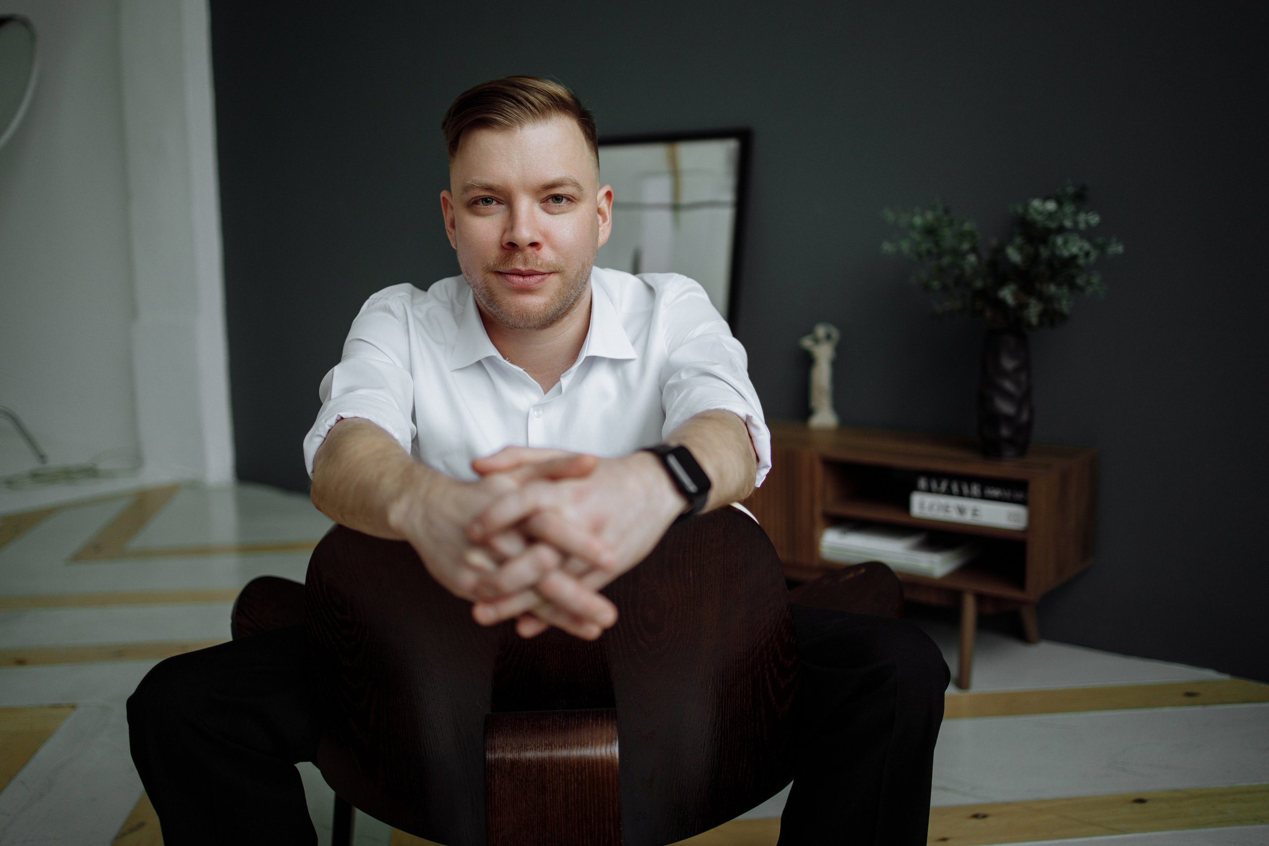 ВЕДУЩИЙ ПАВЕЛ ПАВЛОВ