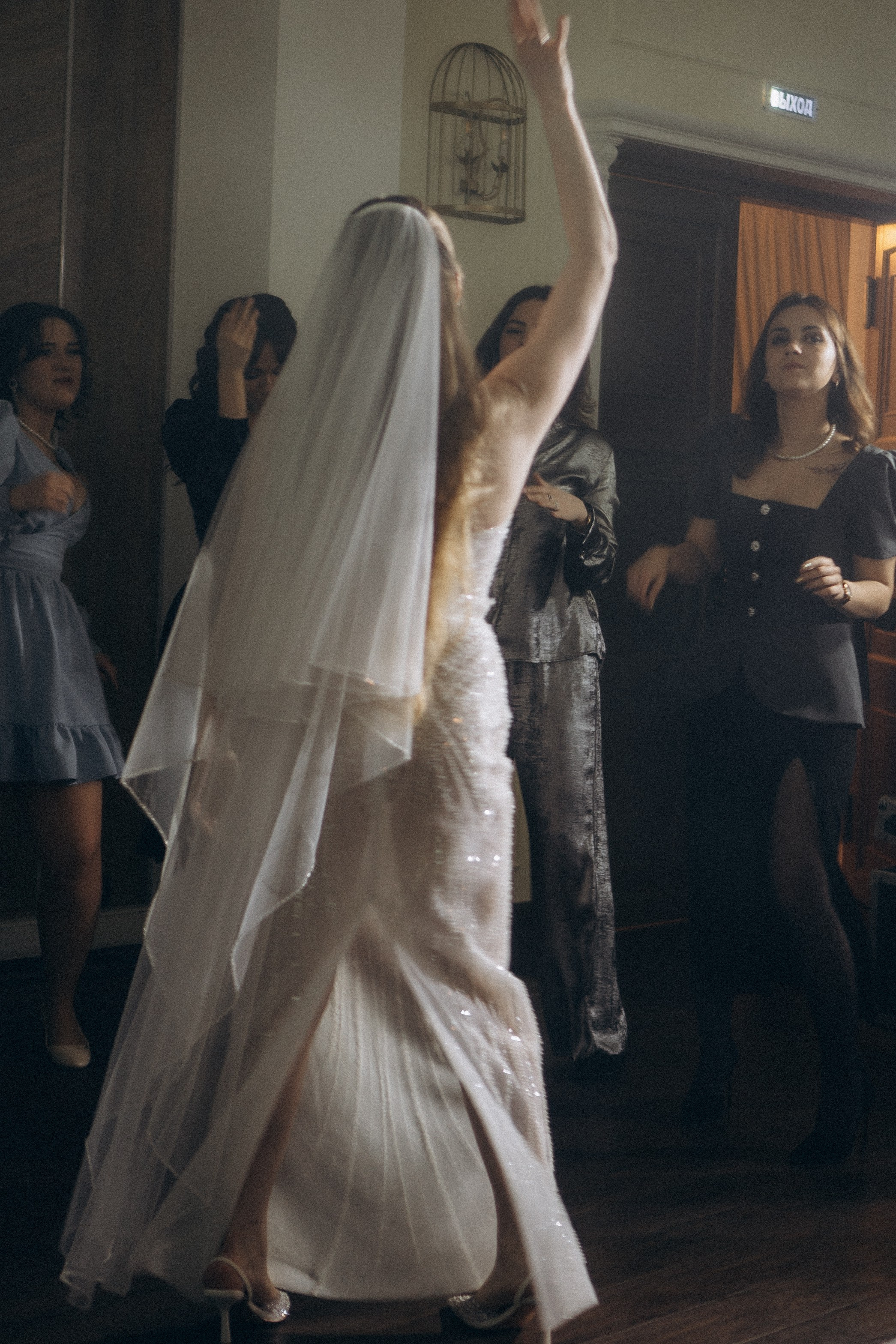 СВАДЕБНАЯ СЬЕМКА СБОРОВ В ОТЕЛЕ И ВЫЕЗД НА ЦЕРЕМОНИЮ (СНЯТО В СИБИРЕ В НИЖНЕВАРТОВСКЕ). Профессиональный фотограф, Санкт-Петербург — Виктория Богомолова