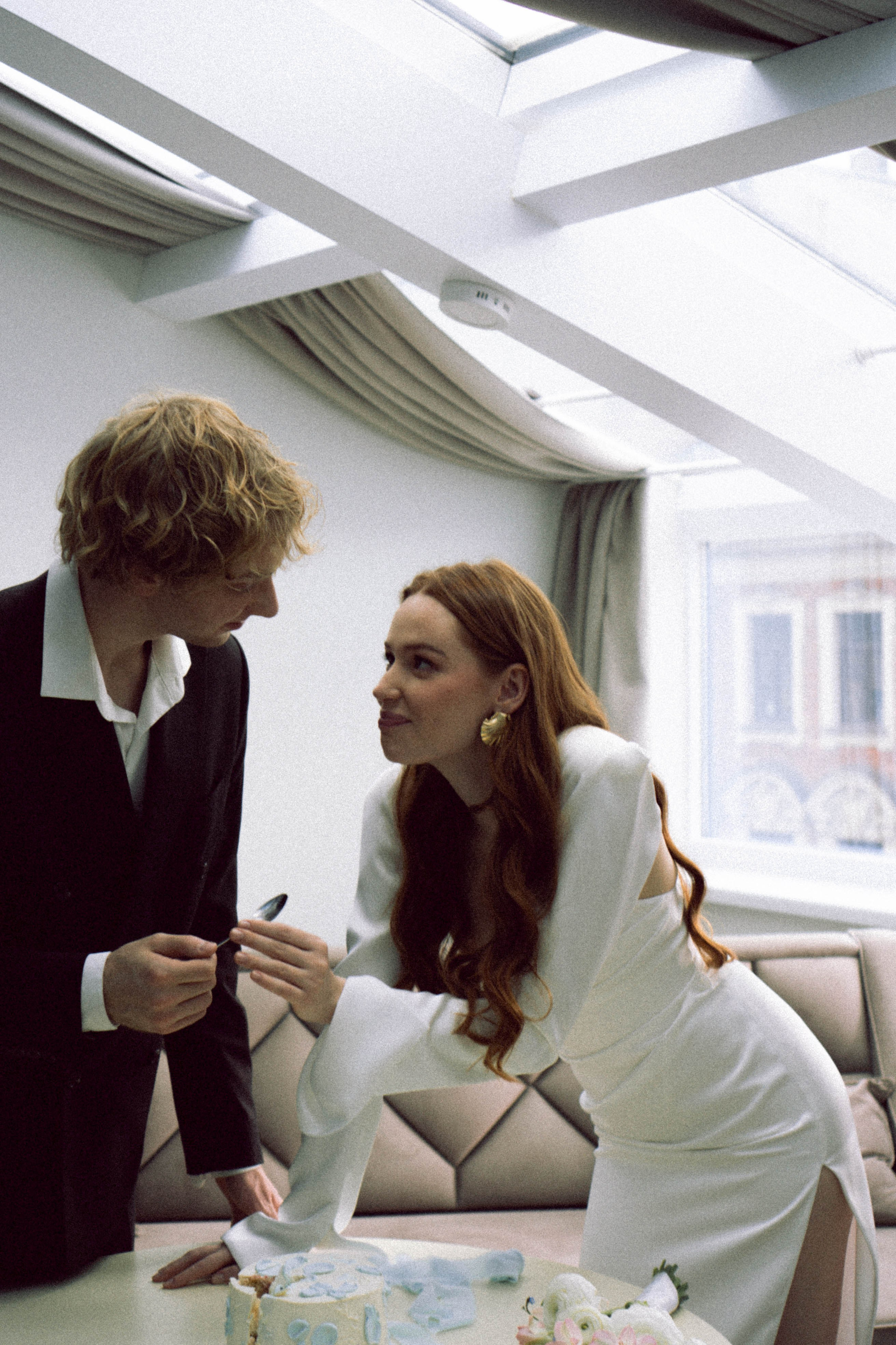 СВАДЕБНАЯ СЬЕМКА В ОТЕЛЕ. СБОРЫ ЖЕНИХА И НЕВЕСТЫ И ТАКЖЕ ТОР И ПОДГОТОВКА К ПРОГУЛКЕ. Профессиональный фотограф, Санкт-Петербург — Виктория Богомолова