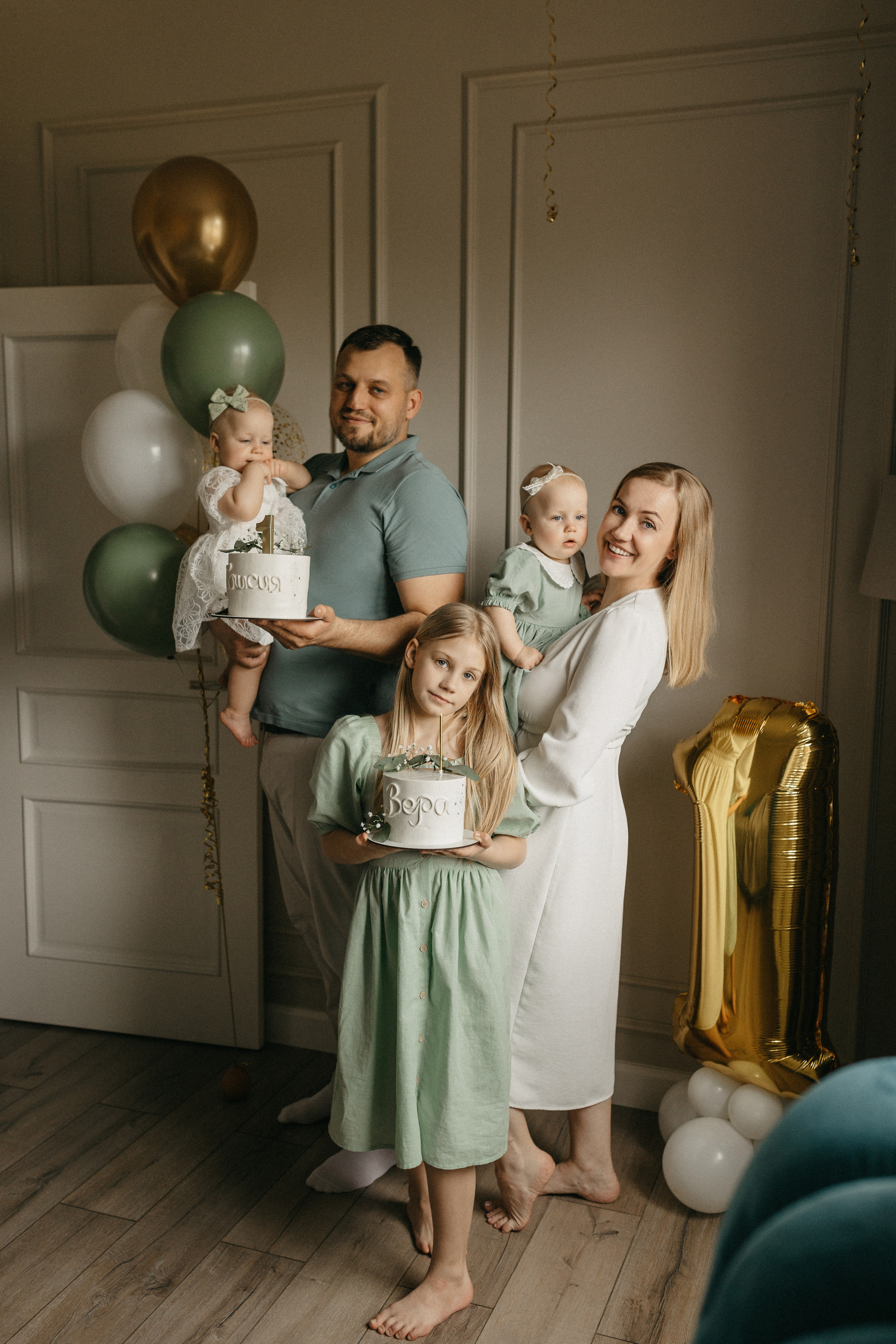 Год Тае и Вере. Семейный фотограф в г. Ростову-на-Дону Козлова Евгения