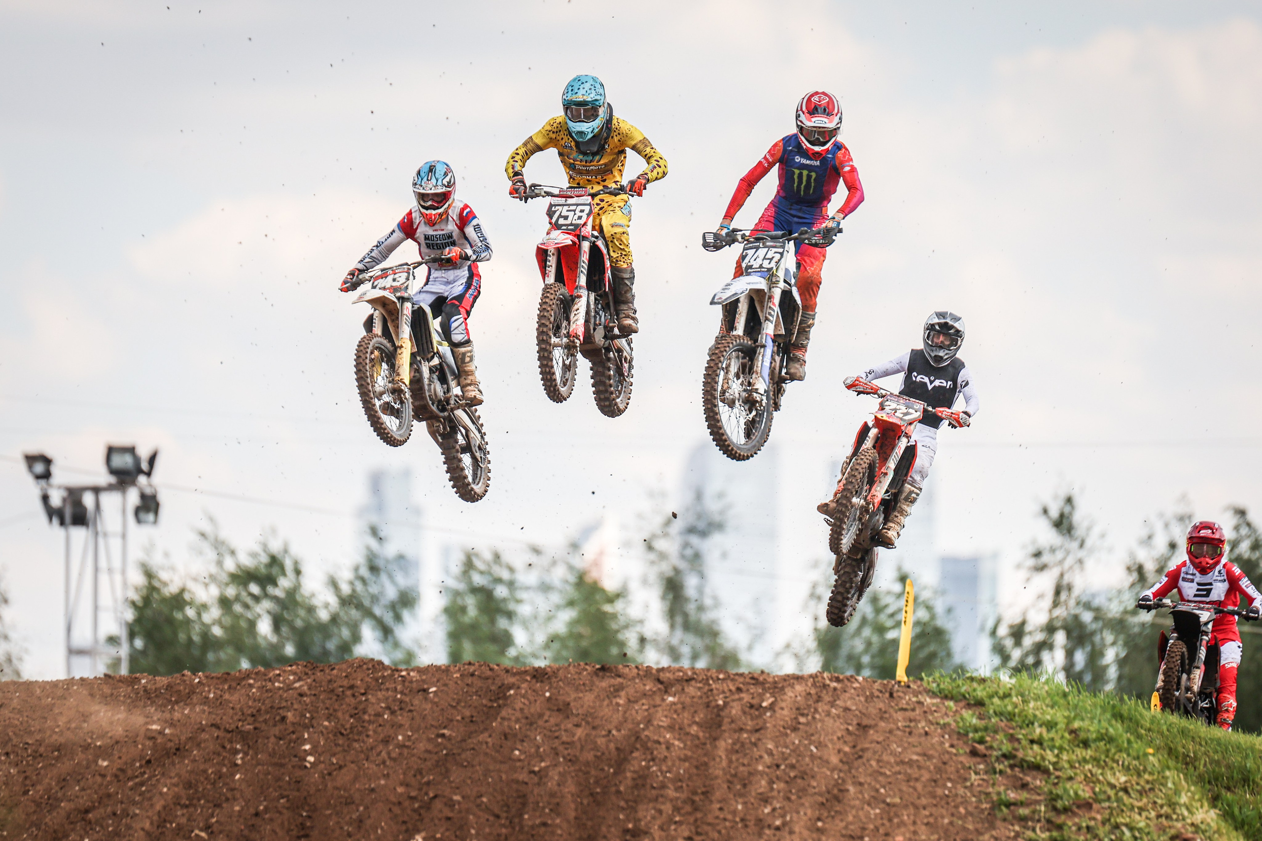 Результаты первого этапа Чемпионата и Первенства России по суперкроссу 2025 года в г.Москва.