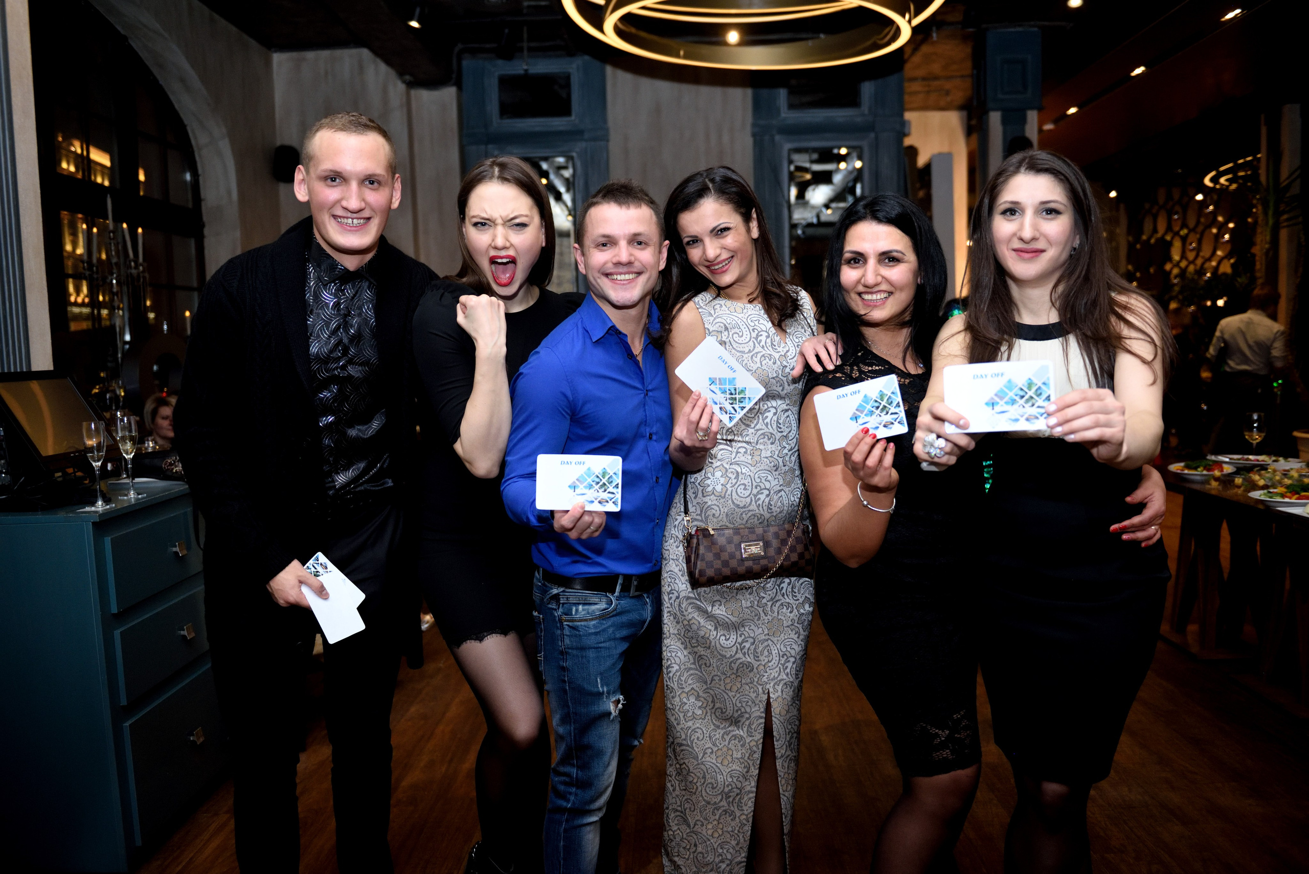 "Групповая фотография на корпоративе".