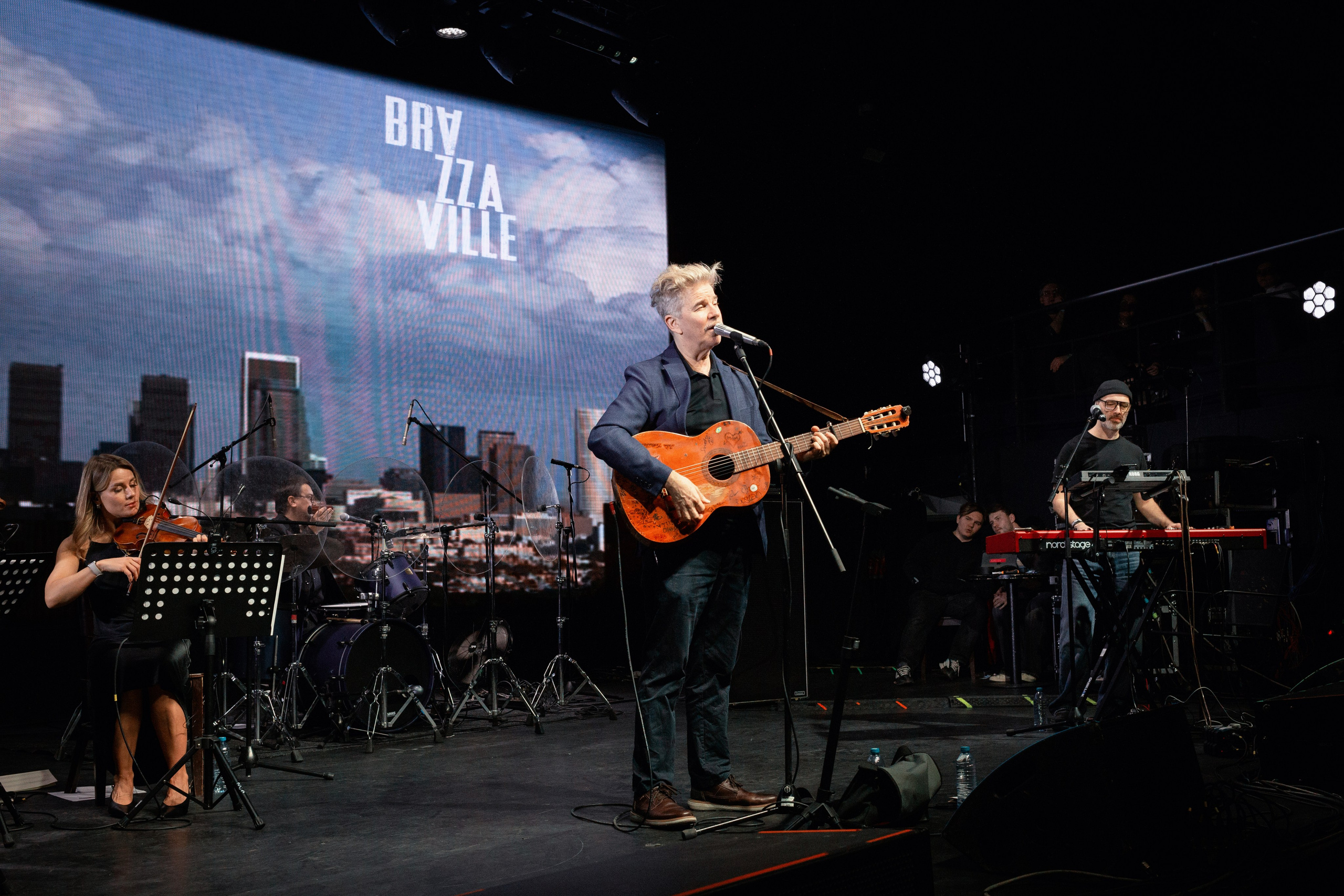 концертный фотограф в Санкт-Петербурге, фоторепортаж с концерта группы Brazzaville в клубе Аврора (Aurora Concert Hall) март 2026
