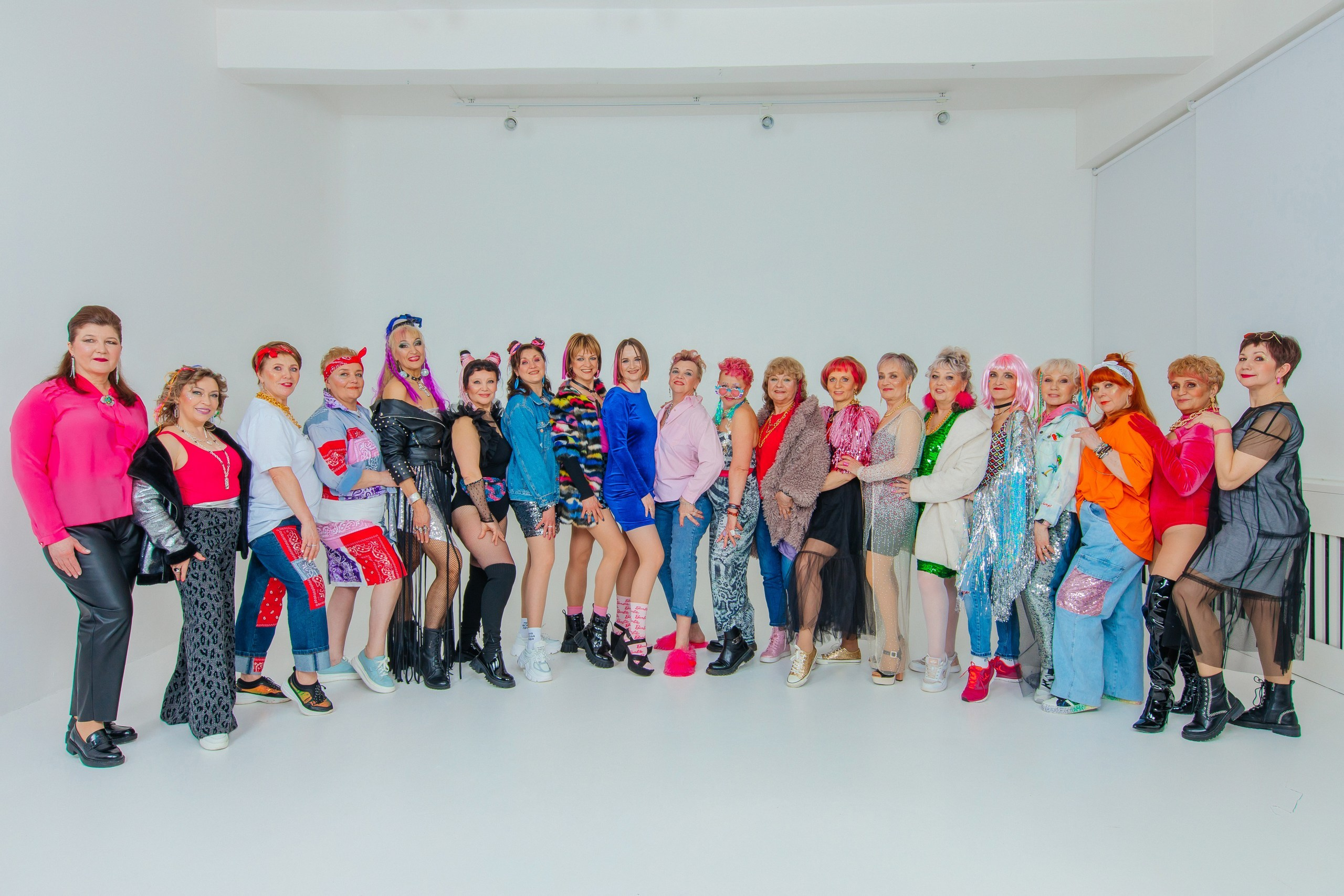 Танцевальный коллектив «Зажигай». Фотограф Молчанов Александр