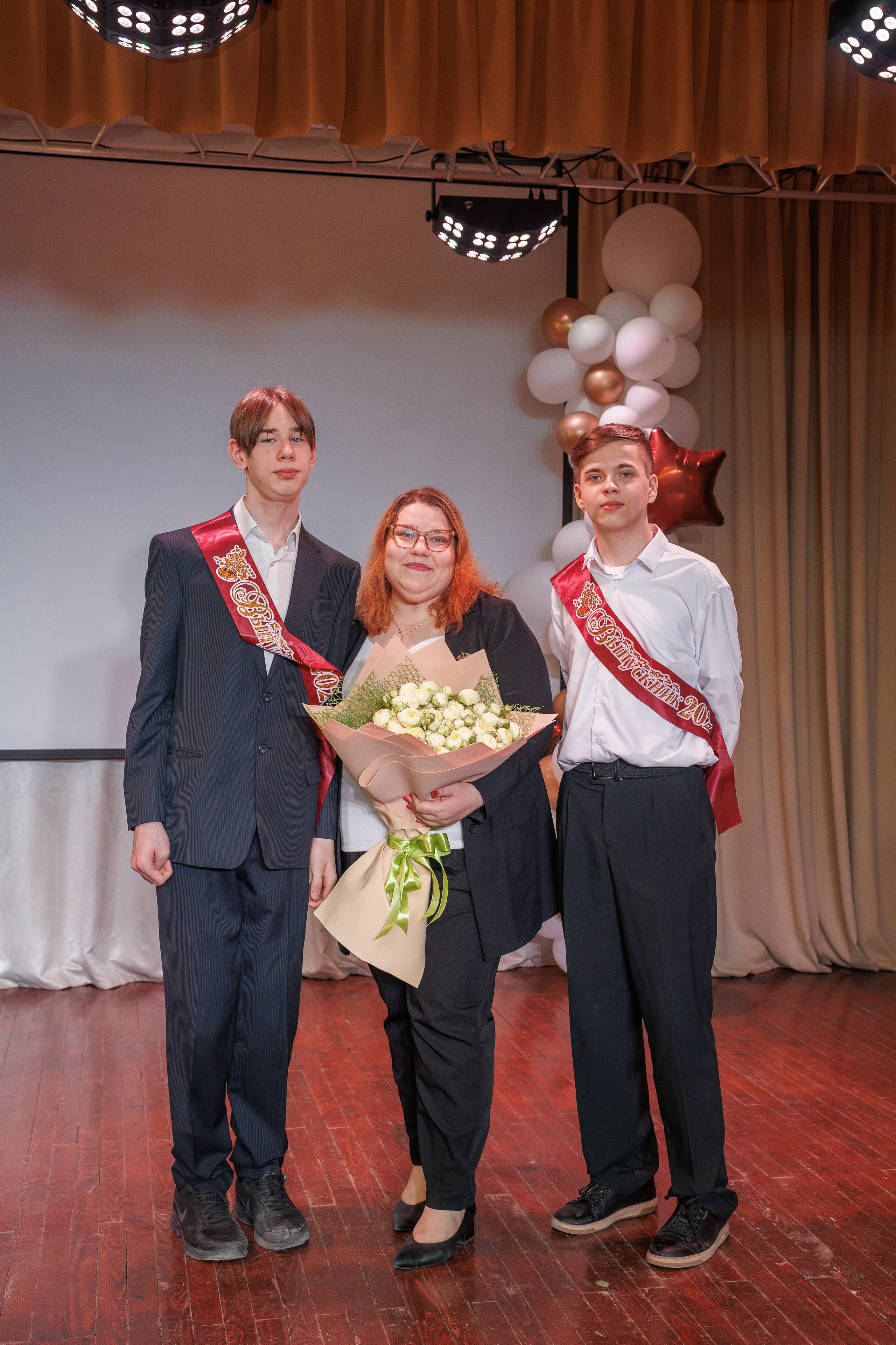 Вручение аттестатов. Свадебный и семейный фотограф в Новосибирске Ирина Дорошкова