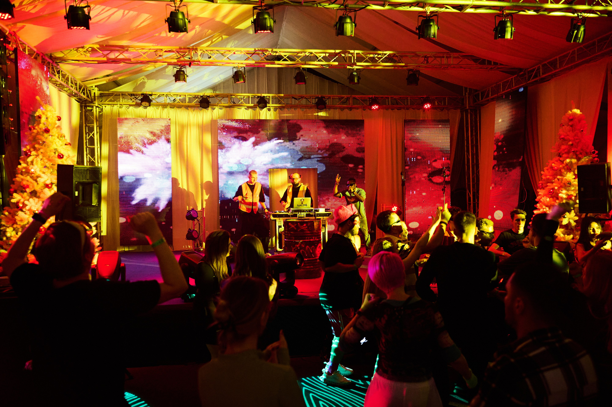 DNS НГ Корпаратив. Свадебный фотограф во Владивостоке Гарагуля Игорь