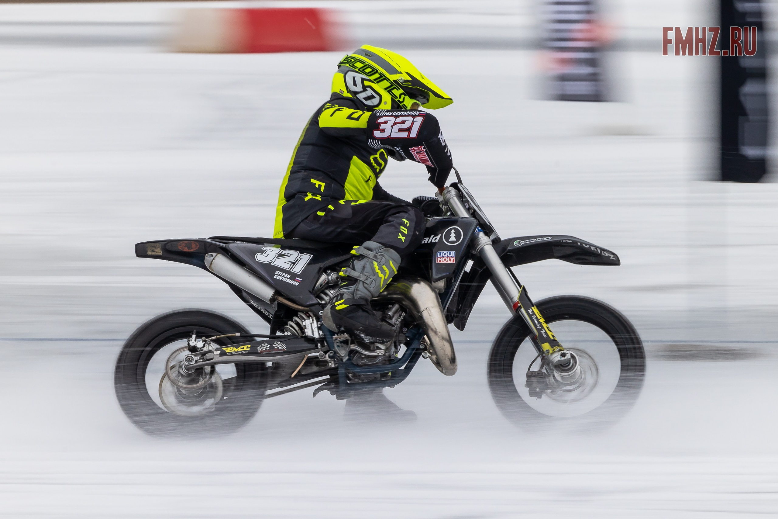 Первый этап Кубка МФР по мотокроссу на льду Большого Крылатского пруда в Москве. 8 февраля 2025 г. Фотограф Владимир Охрименко