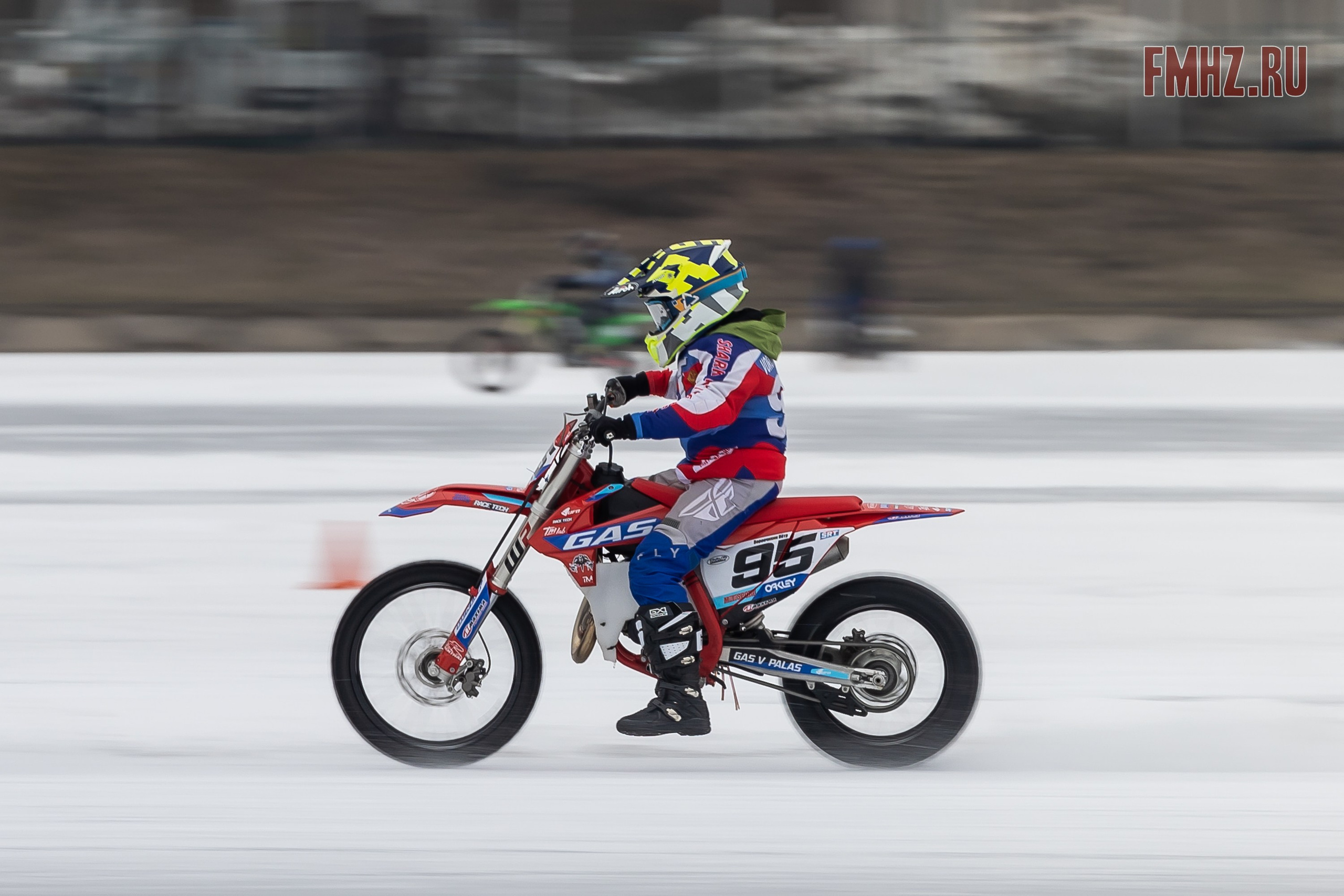 Первый этап Кубка МФР по мотокроссу на льду Большого Крылатского пруда в Москве. 8 февраля 2025 г. Фотограф Владимир Охрименко
