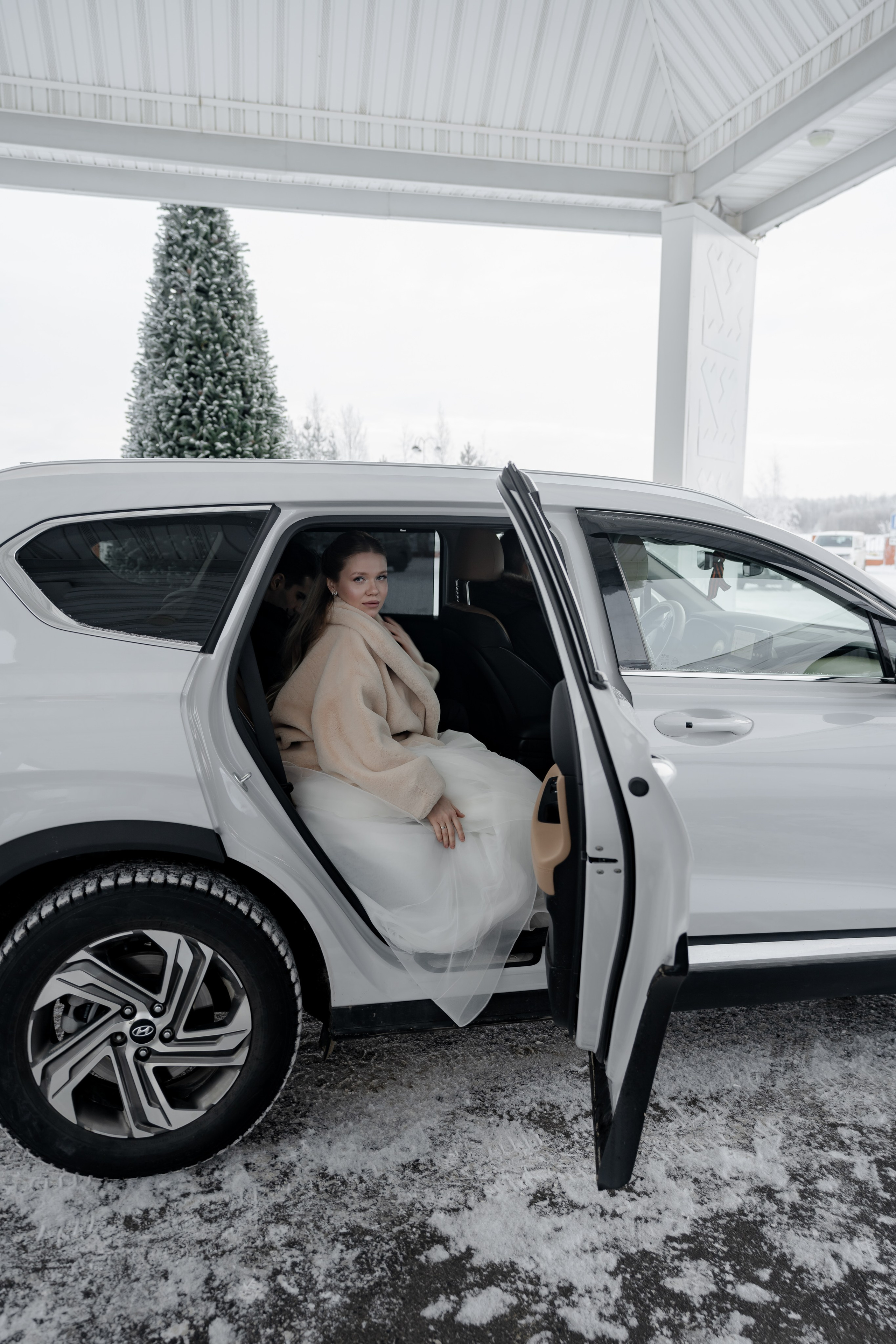 СВАДЕБНАЯ СЬЕМКА СБОРОВ В ОТЕЛЕ И ВЫЕЗД НА ЦЕРЕМОНИЮ (СНЯТО В СИБИРЕ В НИЖНЕВАРТОВСКЕ). Профессиональный фотограф, Санкт-Петербург — Виктория Богомолова