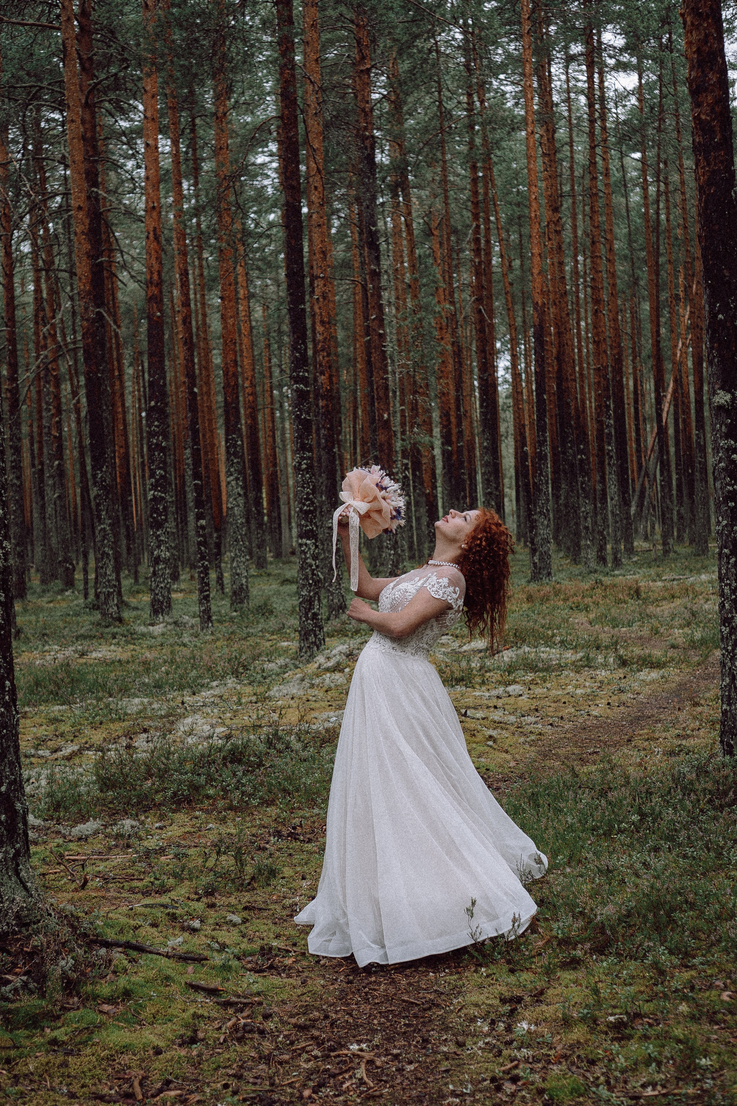 СВАДЕБНАЯ ФОТОСЕССИИЯ ПАРЫ В ГОРОДЕ ПРИОЗЕРСК В СОСНОВОМ ЛЕСУ И С ПИКАПОМ. Профессиональный фотограф, Санкт-Петербург — Виктория Богомолова