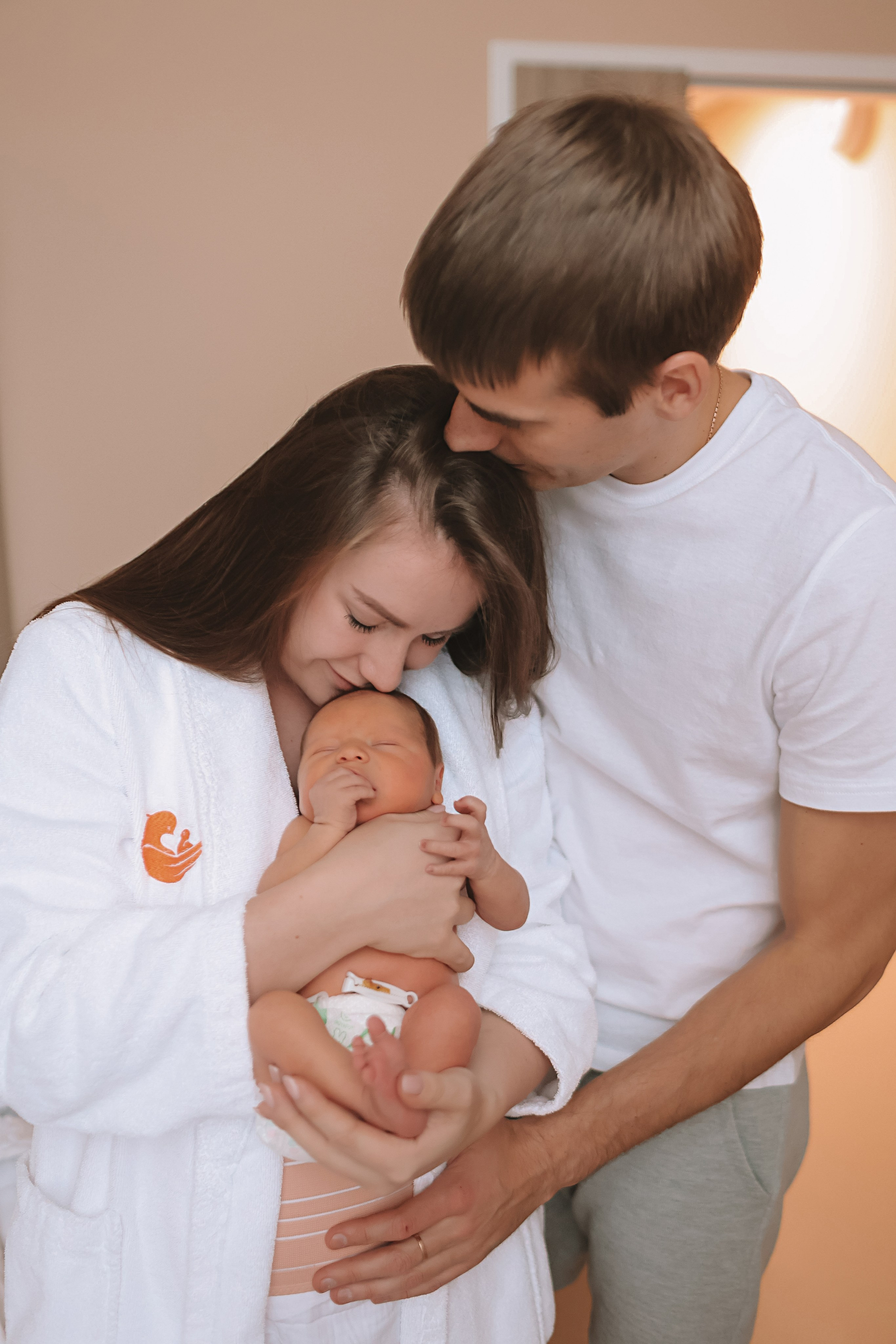 Выписка Мид. Семейный фотограф Тюмень, фотограф на роды Салмина Мария