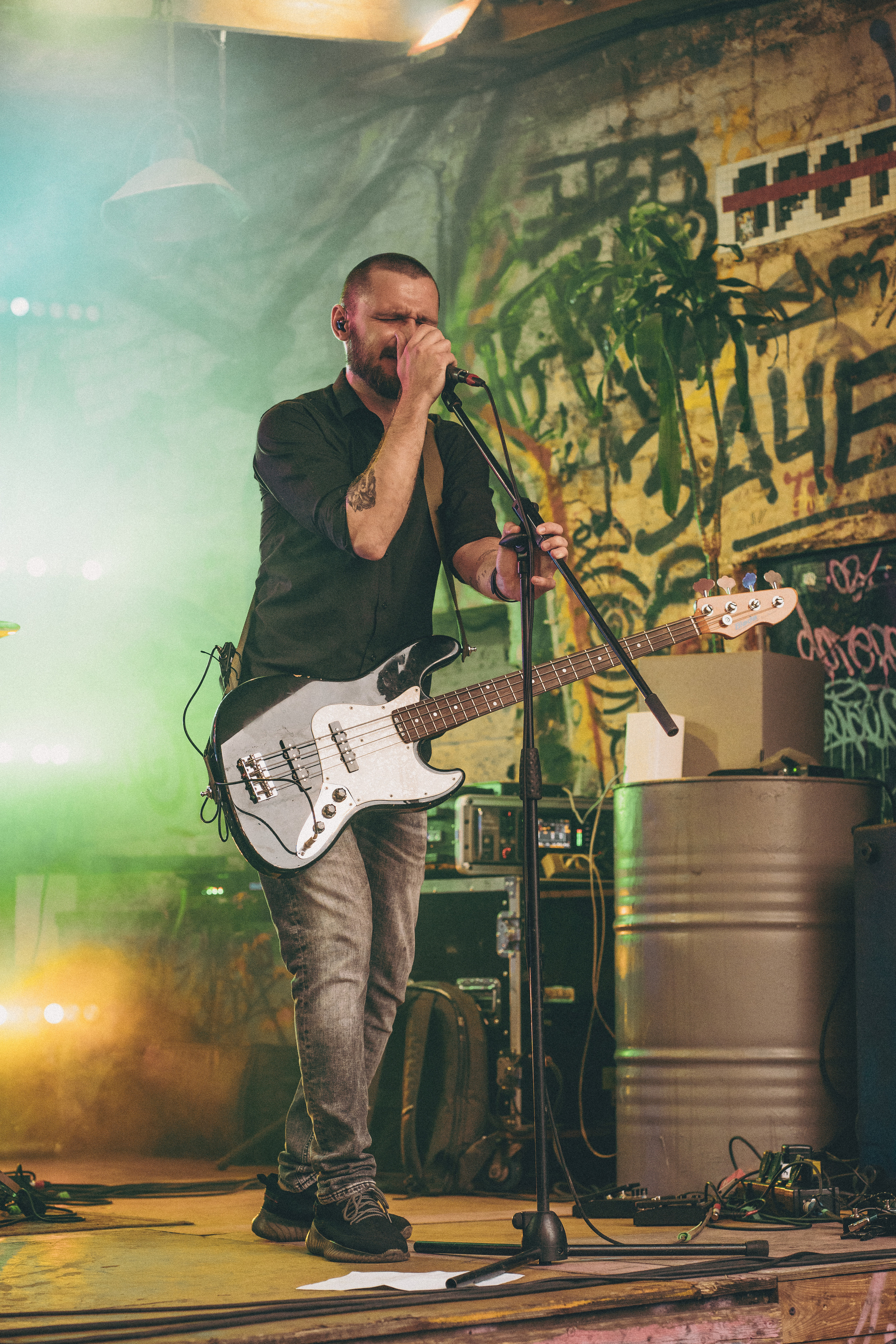 Больные темы. Концерт. Творческие фотосессии в Москве. Фотоальбом лидера группы ЯЛО