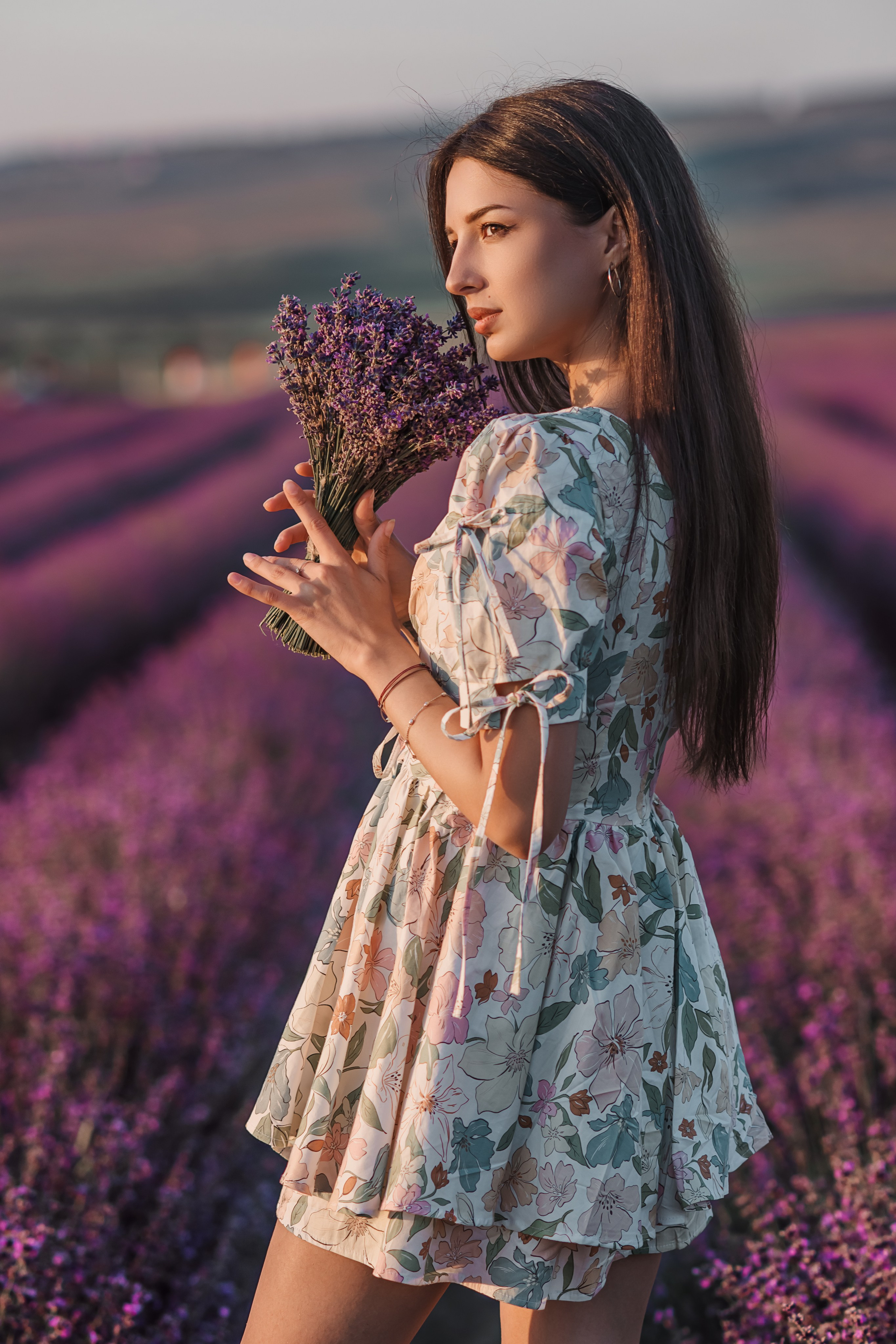 Фотосессия в лавандовом поле. Прогулочная фотосессия в Крыму. Фотограф в Симферополе Ольга Топоривская. Красивые места для фотосессий в Крыму.