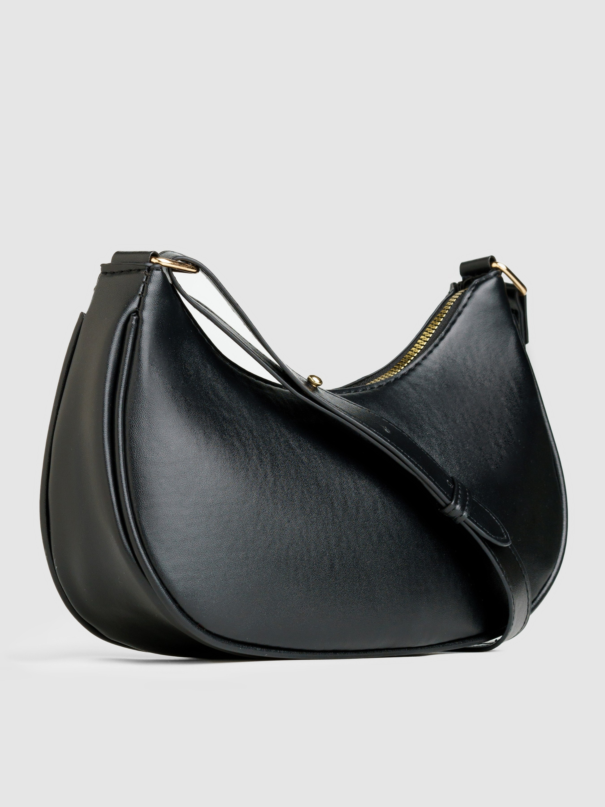 Предметная съемка сумок. KED Production — продакшн из СПб. Создаём фото, видео и контент, который помогает брендам и селлерам продавать больше