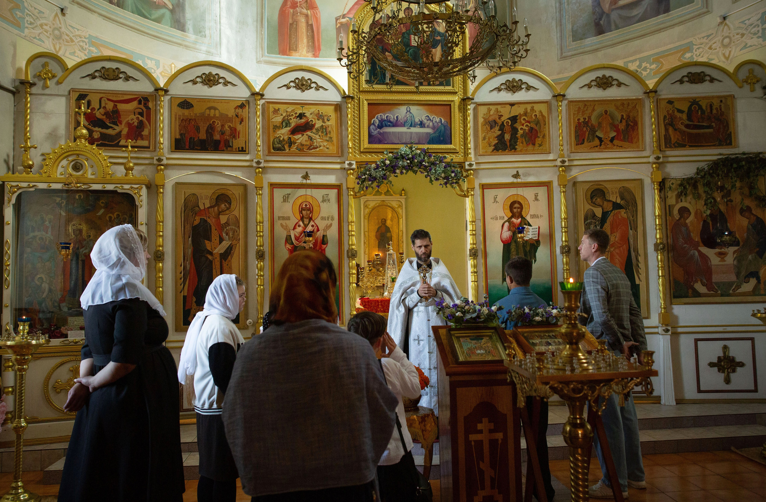 Крещение двух братьев. Храм Успения Пресвятой Богородицы. Семейный и детский фотограф Анна Петракова