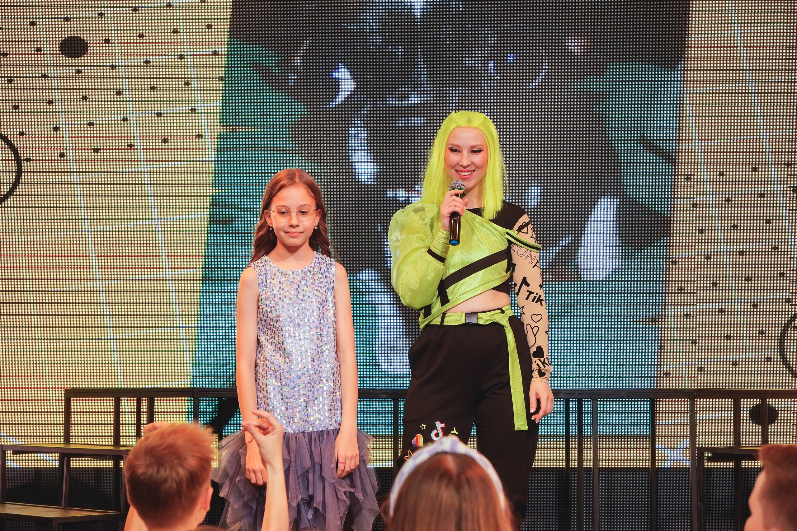 Выпускной. Занимаюсь профессиональной фотографией и живу рядом с Байкалом. Работаю в разных жанрах