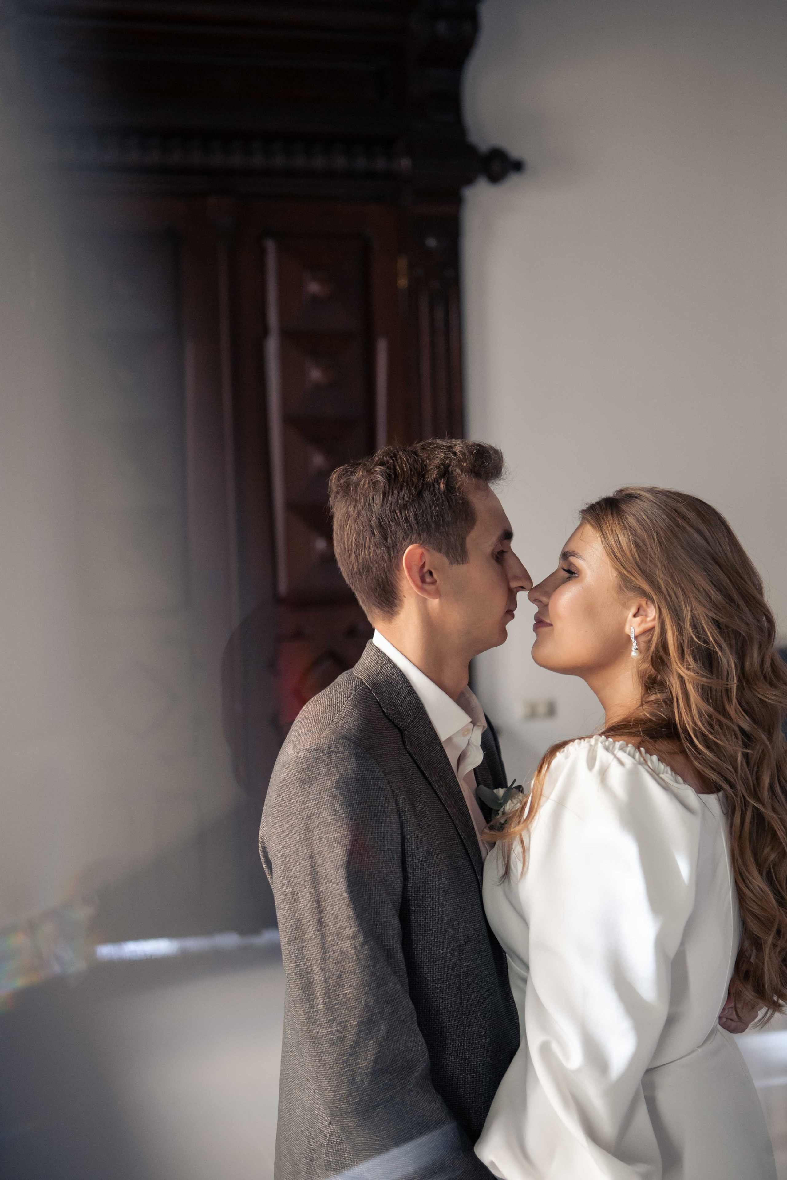 Свадебная фотосессия в Москве в отеле. Фотограф Валерия Горбунова Подольск Бутово Видное Щербинка