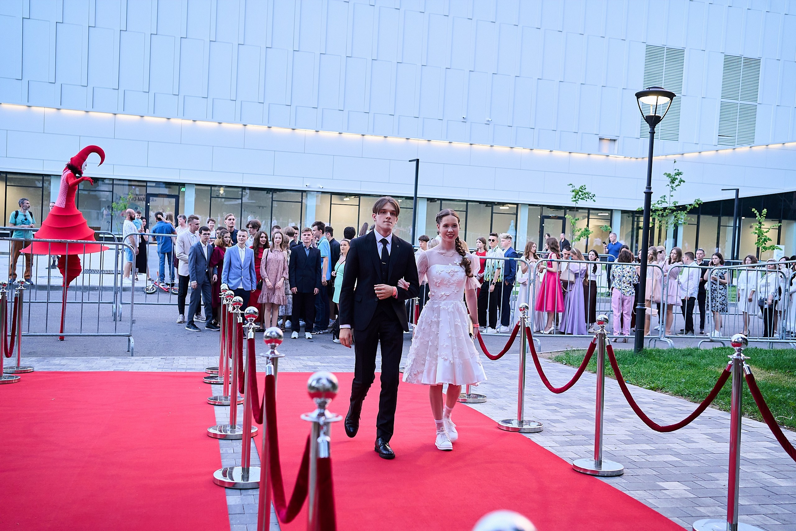 Выпускной 2024 концертный зал Академия ВТБ. Фотограф и Видеограф в Москве. Олег Корушев