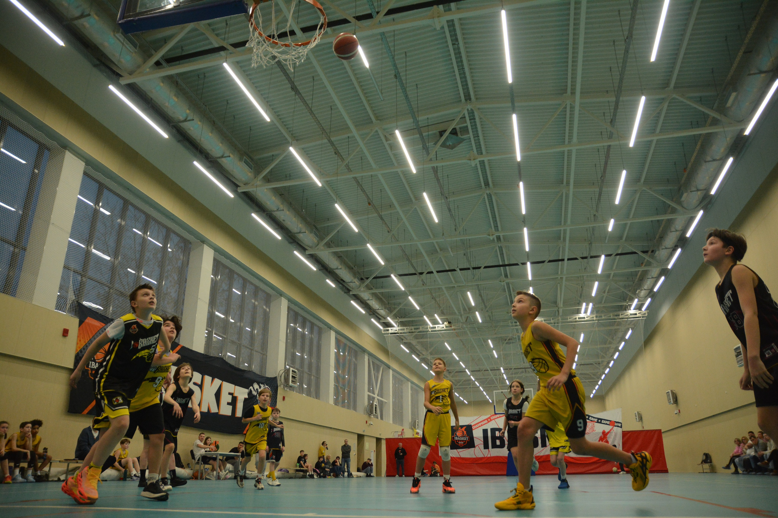 F/8 and be there — оказаться в нужном месте и поймать момент