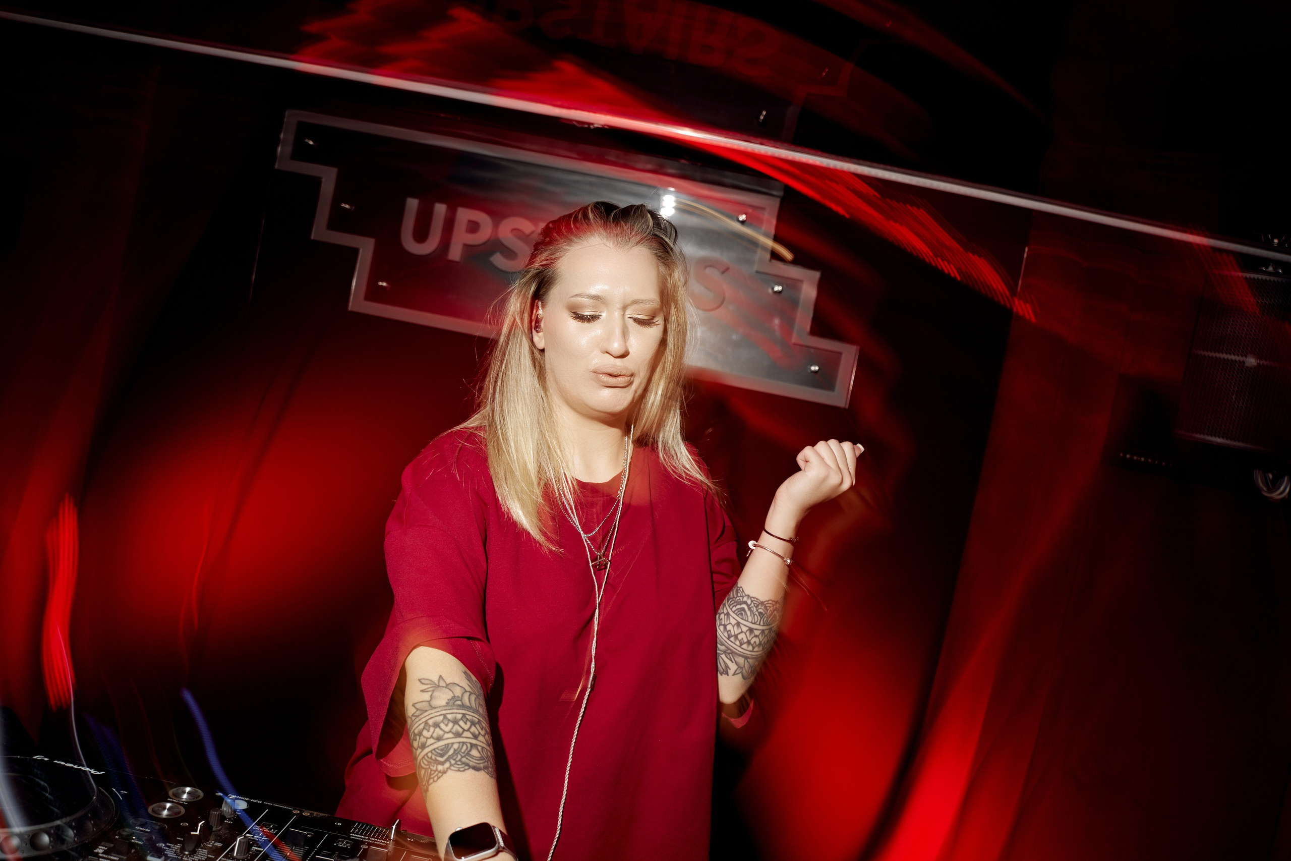 CLUB. NOIZOMAX Художественный фотограф в Дубай