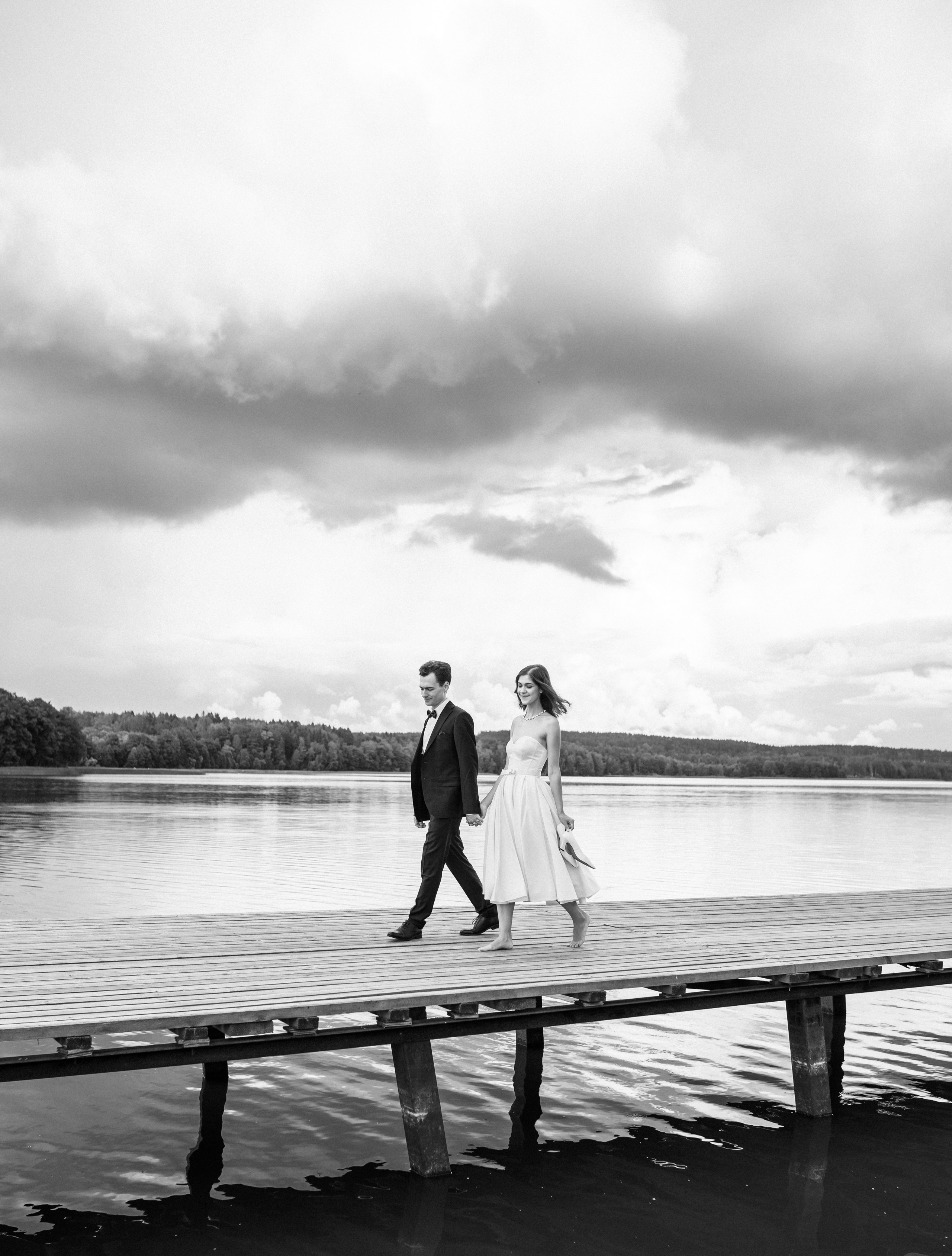 Прогулки во время свадебного банкета. Happiness is in the moments