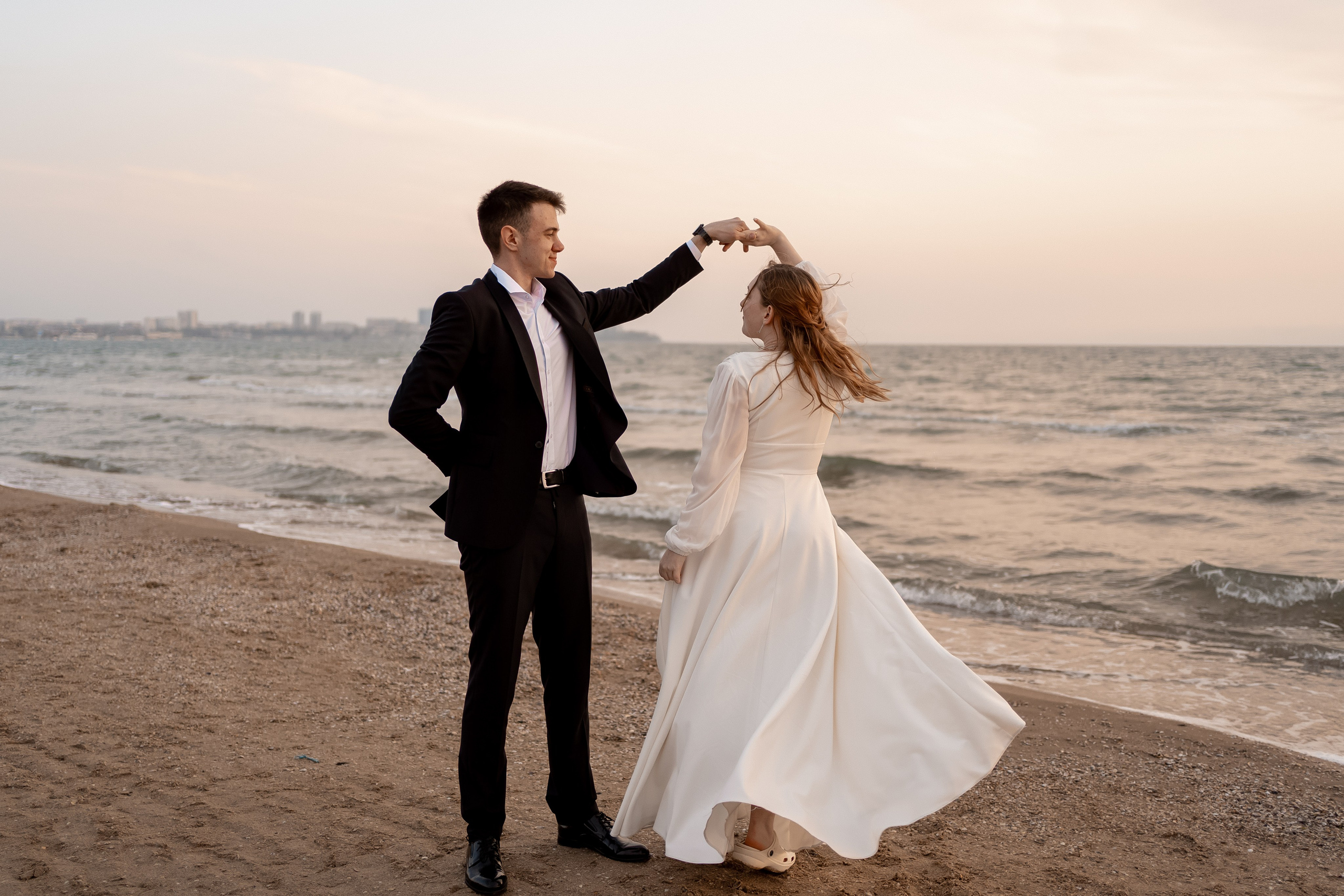 Свадебная прогулка на море в Анапе. Карпенко Марина свадебный и семейный фотограф Анапа, Краснодар, Геленджик, Сочи, Темрюк