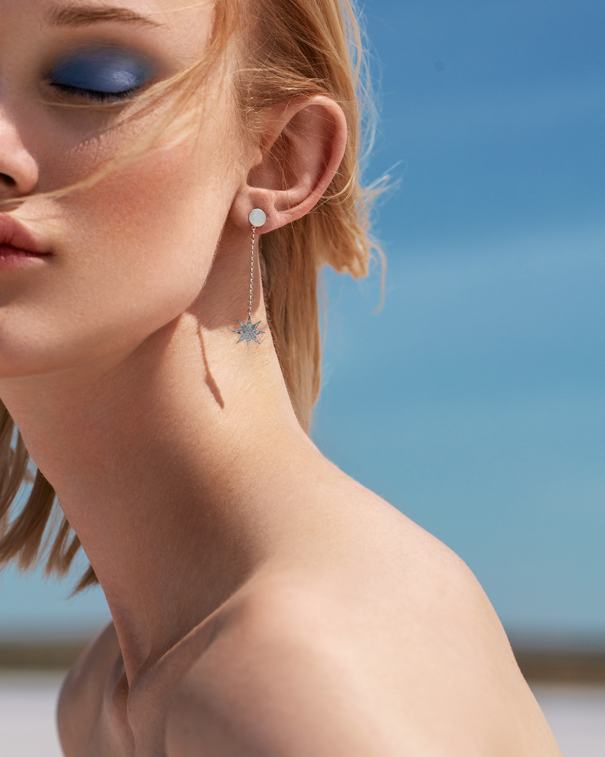 Campaign for MADE IN COSMOS. Photographer Anna Arzamastseva