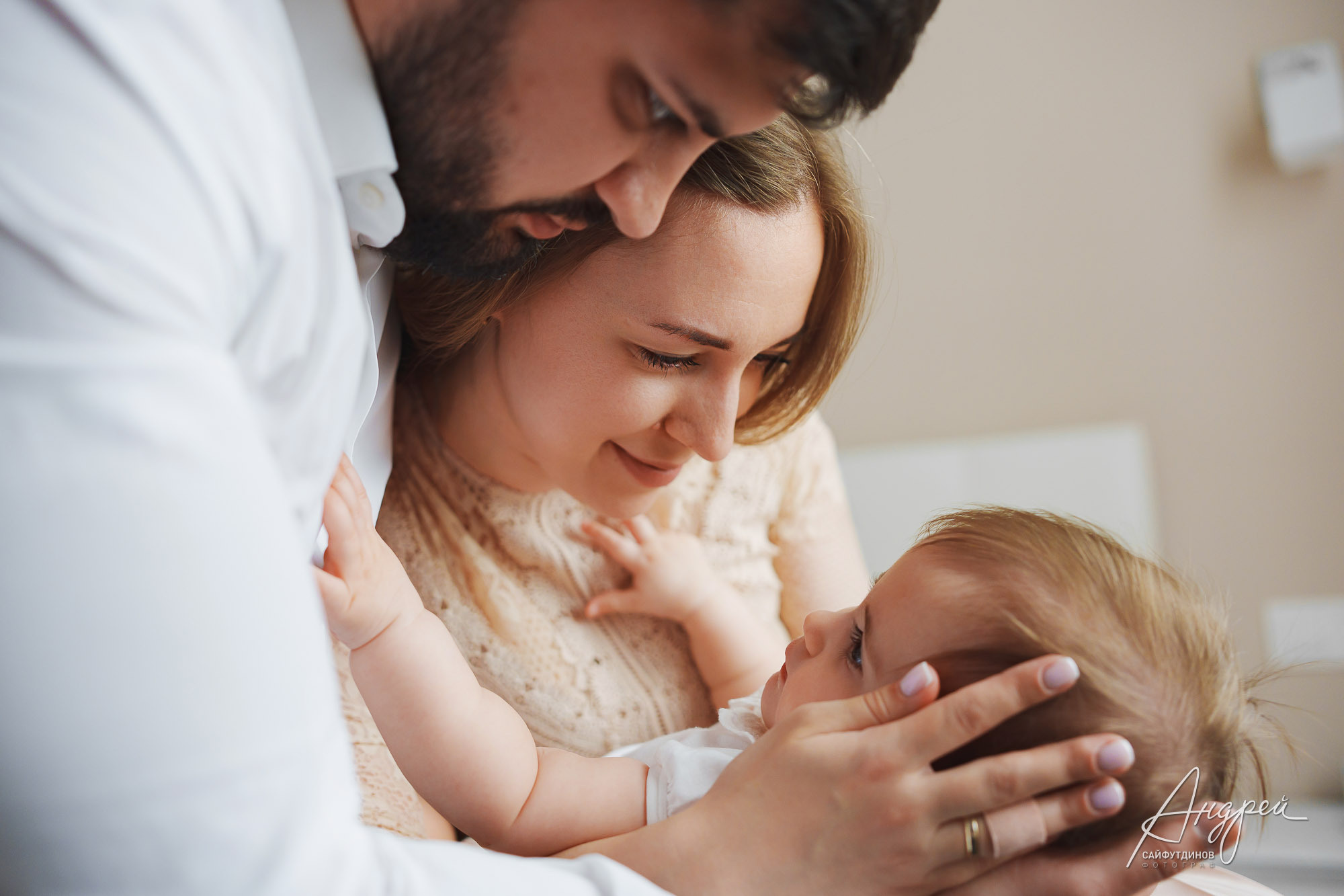 Крещение Ани. Домашние сборы и Покровский Храм. Свадебный и семейный фотограф в Ростове-на-Дону. Андрей Сайфутдинов