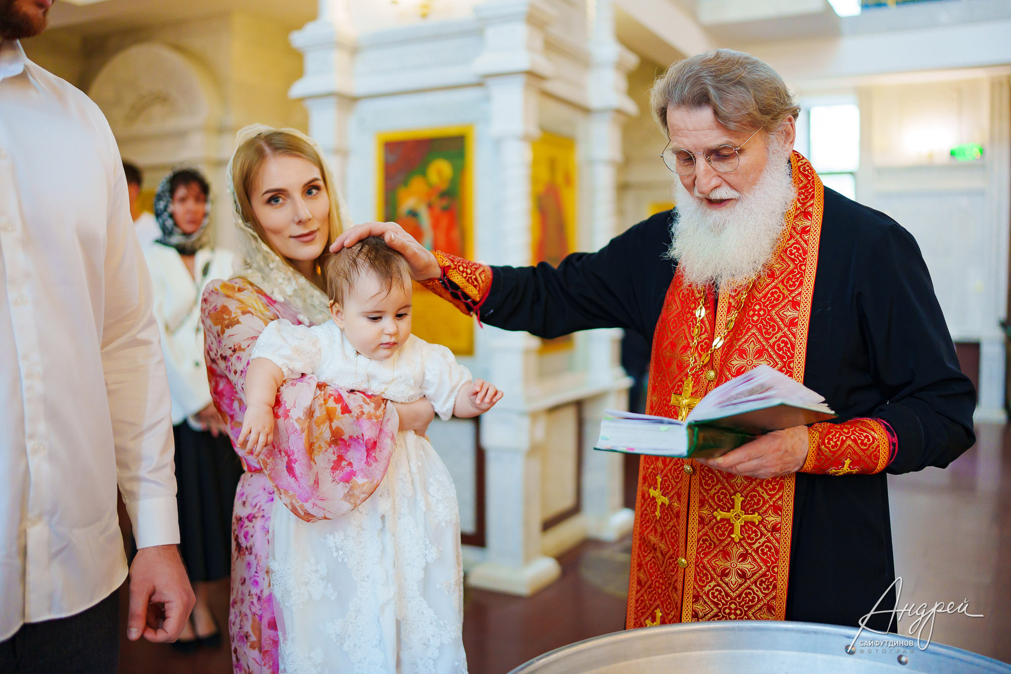 Крещение Ани. Домашние сборы и Покровский Храм. Свадебный и семейный фотограф в Ростове-на-Дону. Андрей Сайфутдинов