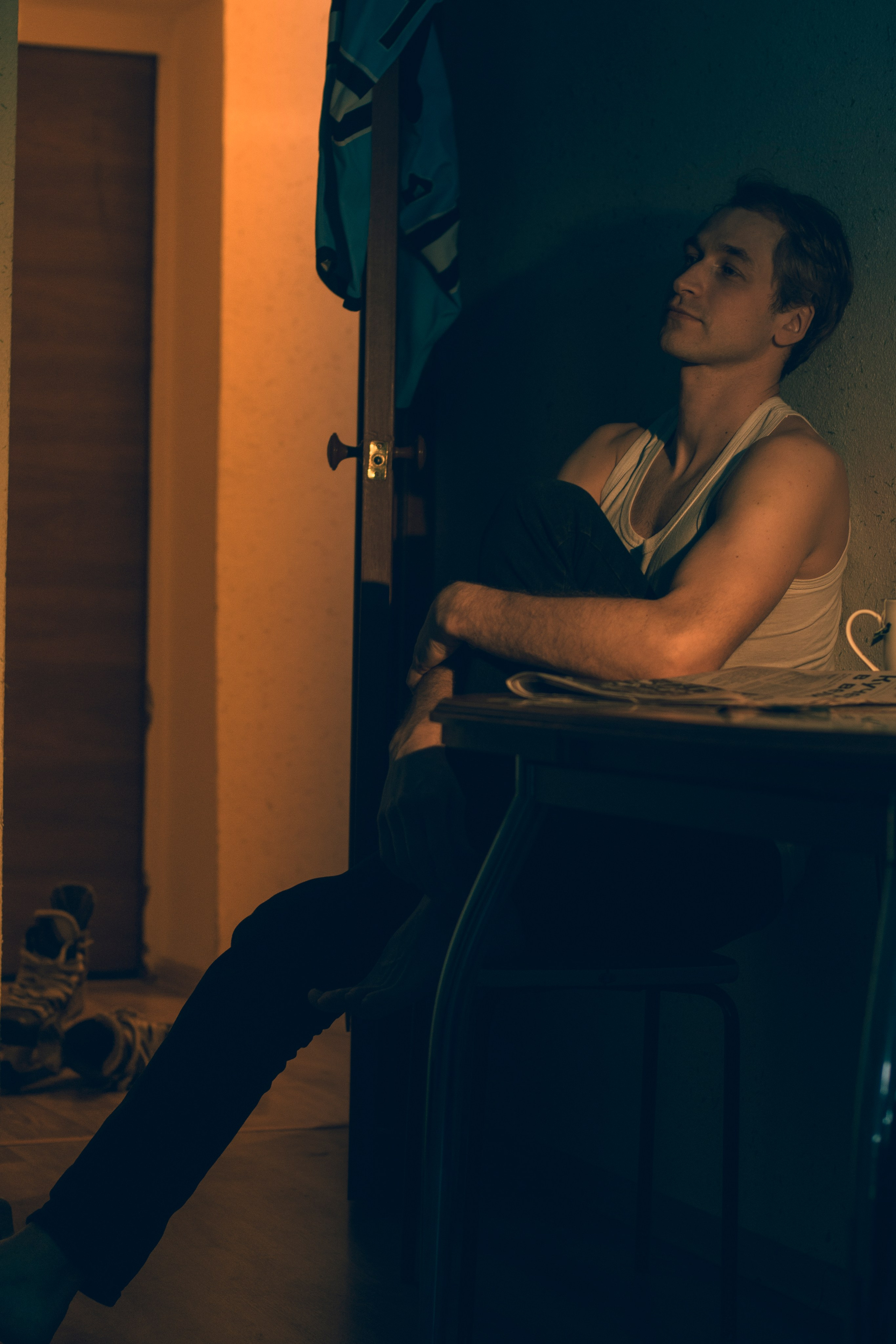 Мужская фотосессия дома