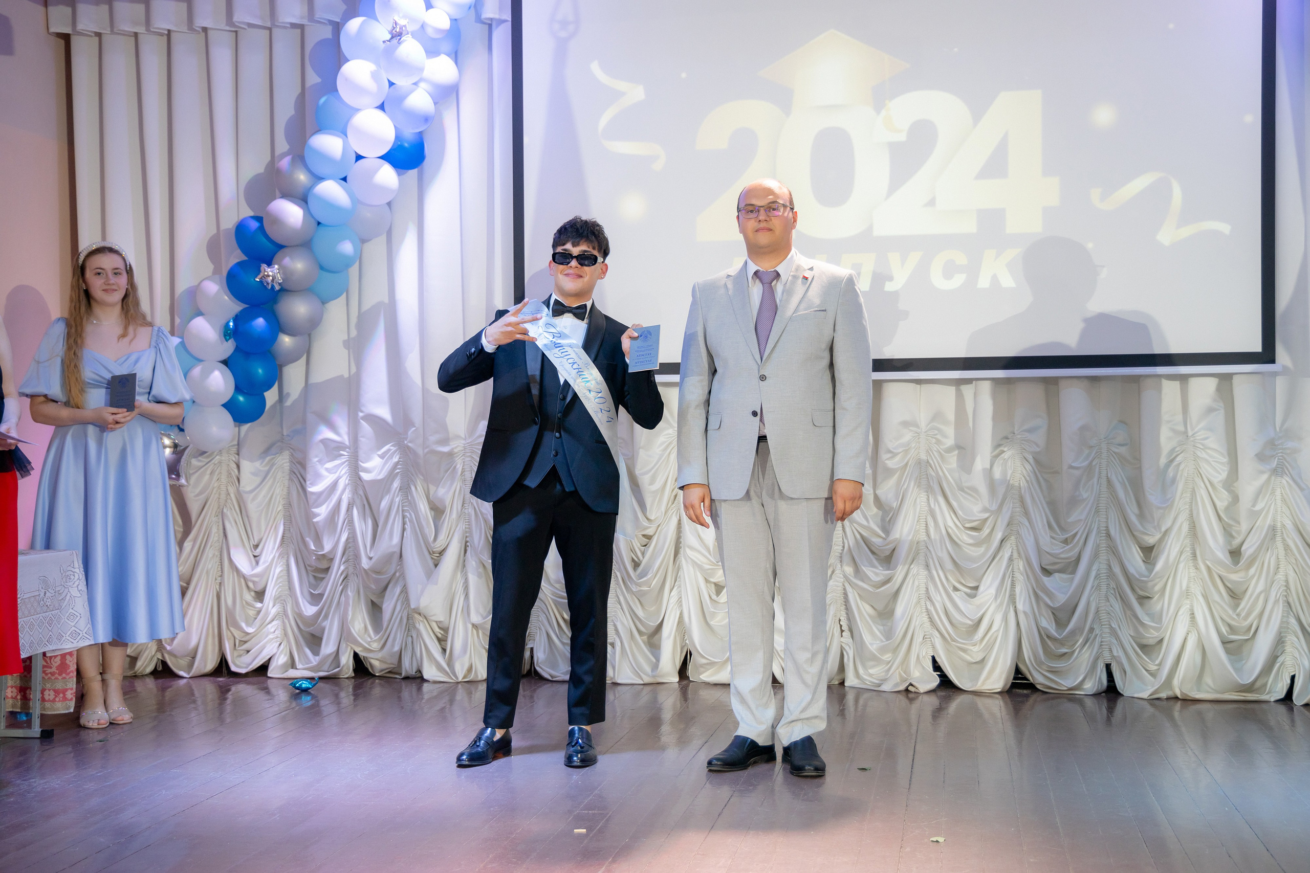 Школьный выпускной 2024 год в Соколе (Минск). Свадебный фотограф в Минске/Беларуси Сергей Спиридонов