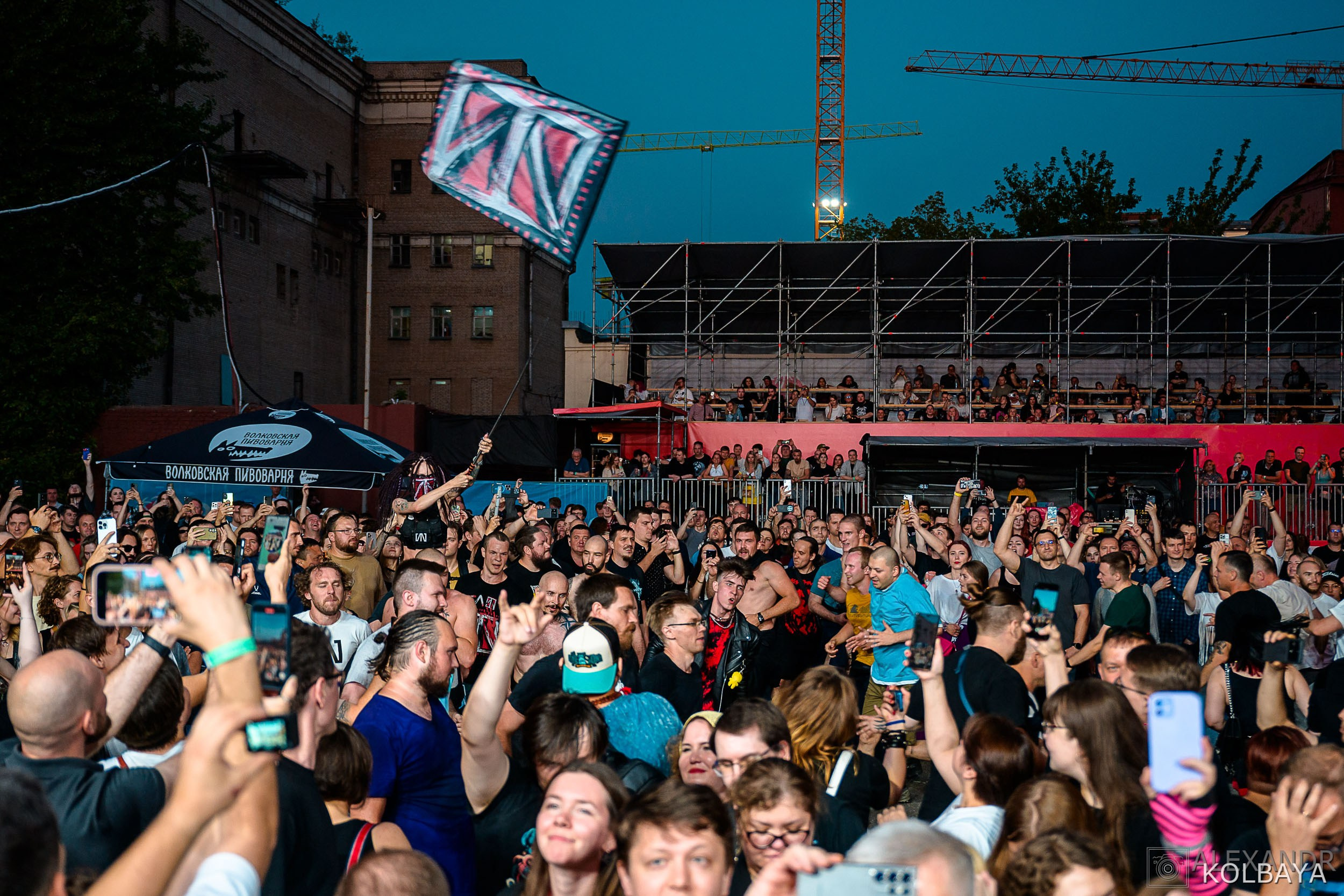 Фоторепортаж с концерта группы СЛОТ на Red Summer 2025. Концертный и театральный репортажный фотограф в Москве Александр Колбая