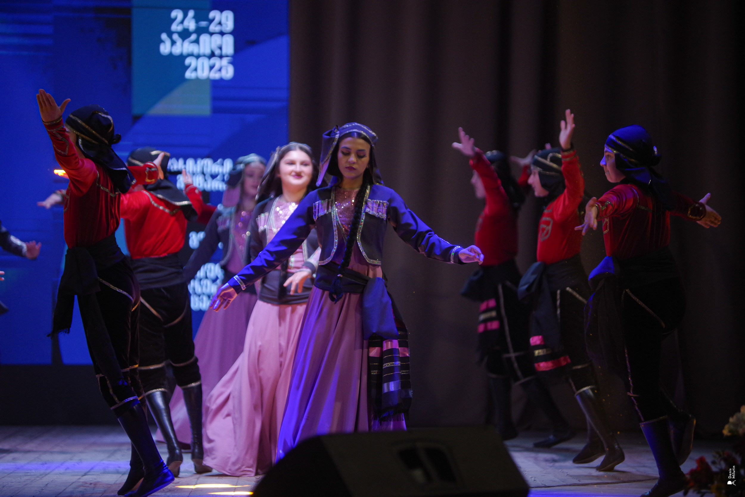 Танцы в Хоби. Портретный фотограф Денис Милютин