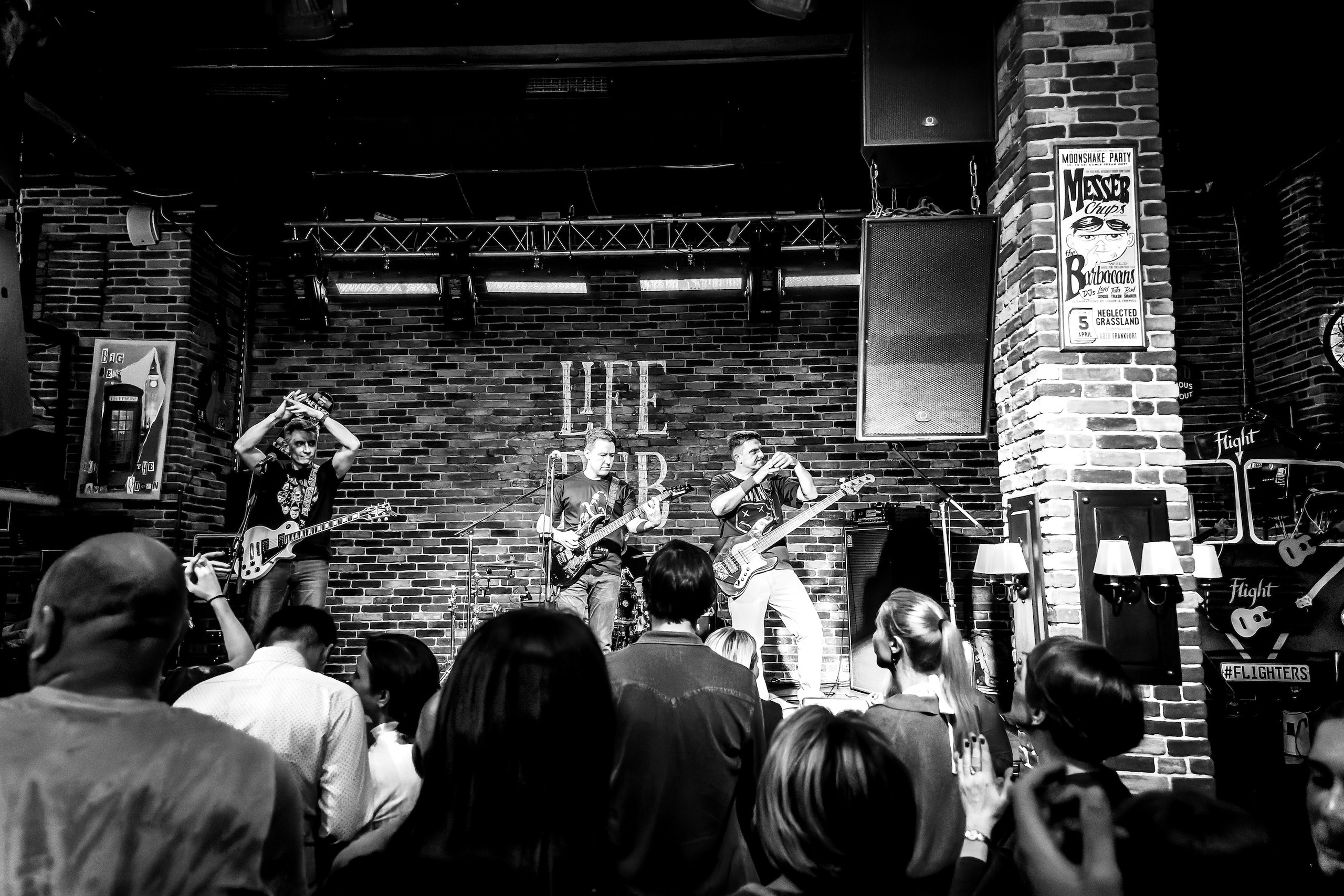 LifePub 29.03.2023. Московская кавер-группа BankBand