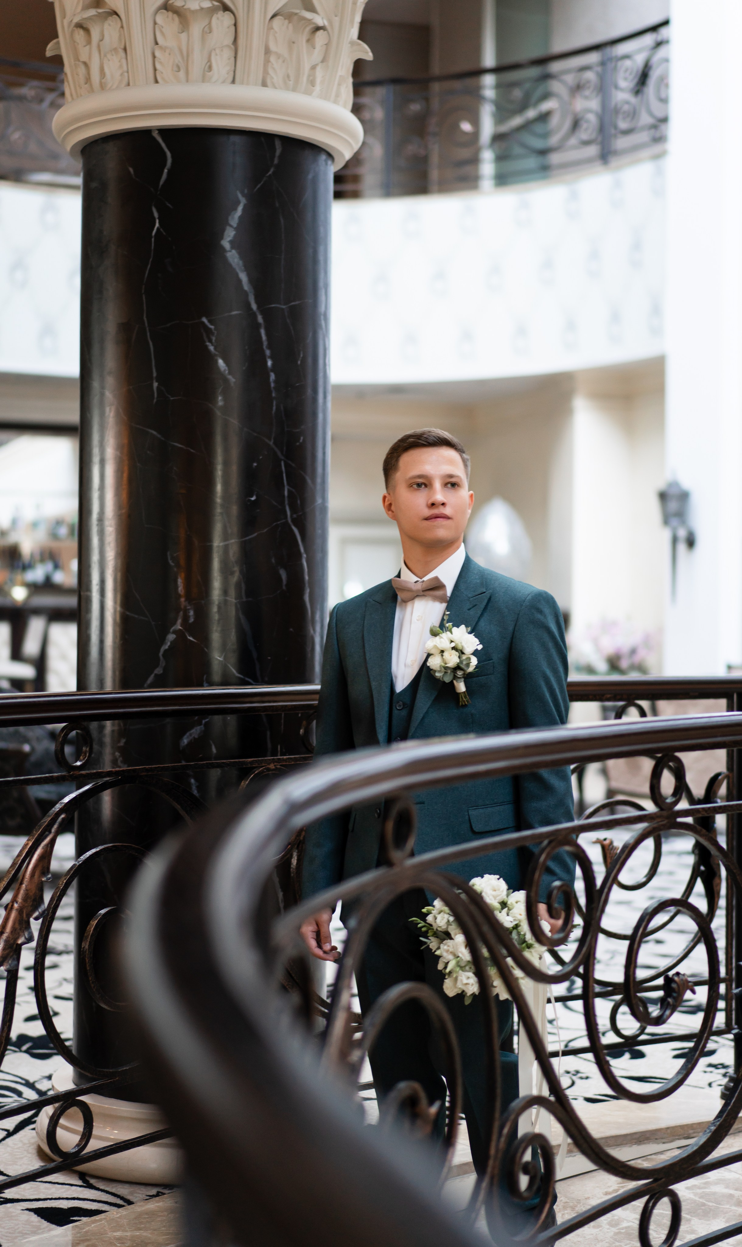 Свадебная фотосессия в Москве. Фотосъёмка в усадьбе Царицыно. Свадебный фотограф Вера Климова