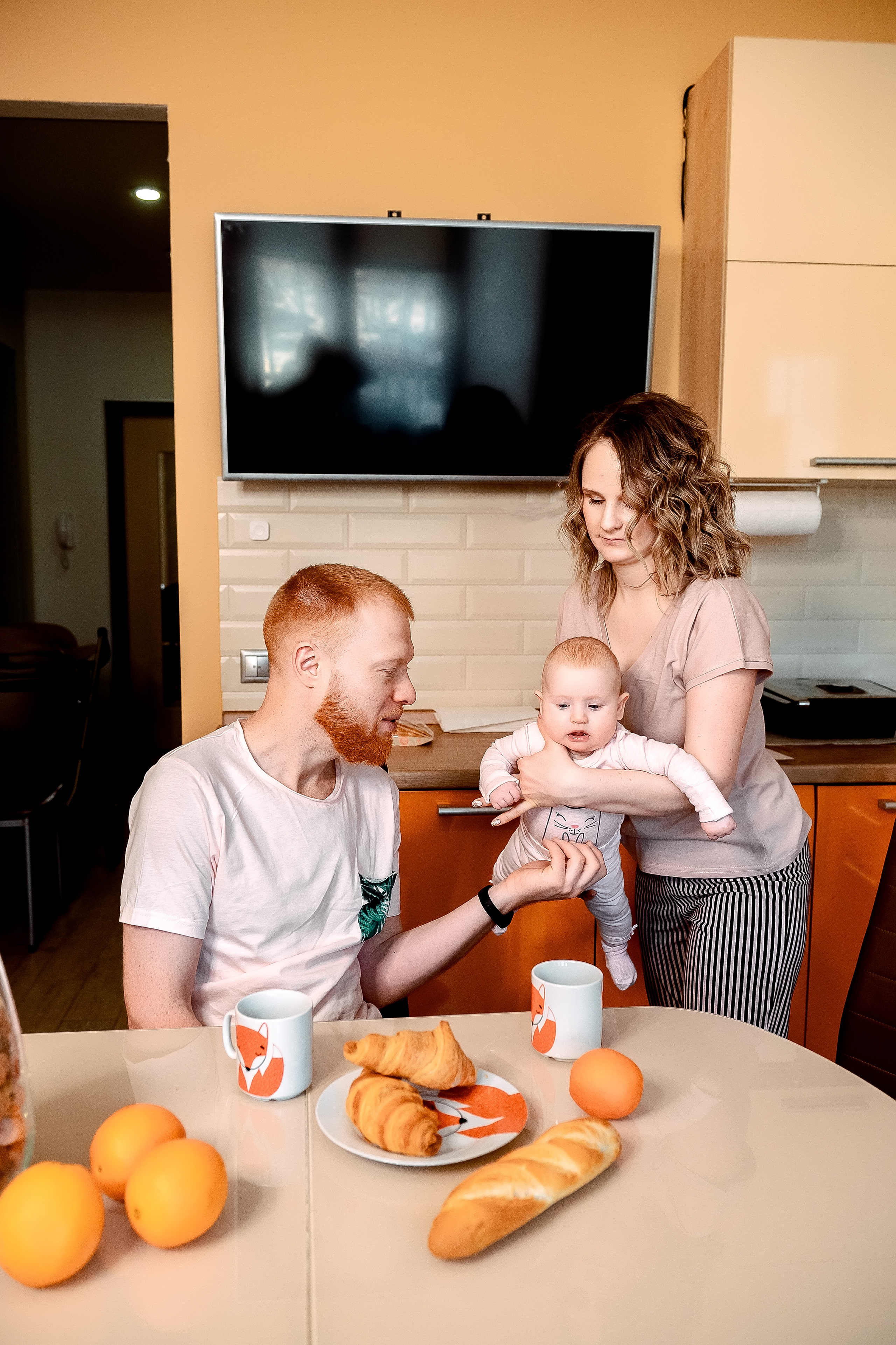 Марина и семья, Щелково, домашняя фотосессия. Свадебный и семейный фотограф Виктория Носачёва. Щелково, Москва и МО