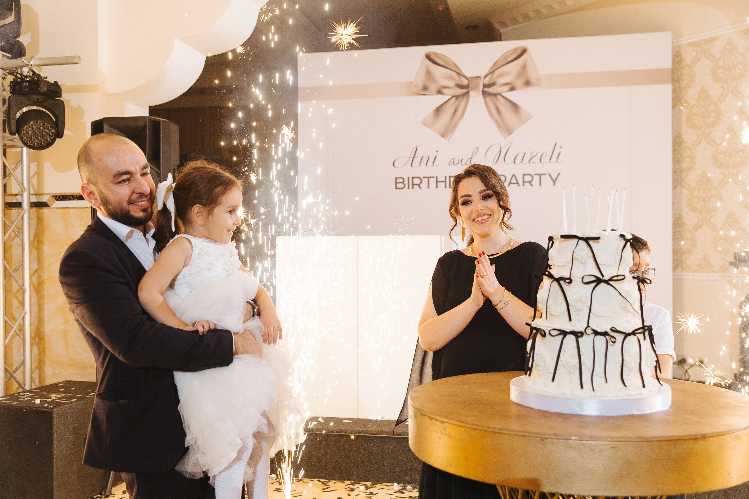 Ани и Назели. 35&5 День рождения, «Янтарь». Фотограф в Красноярске Надежда Воскресенская