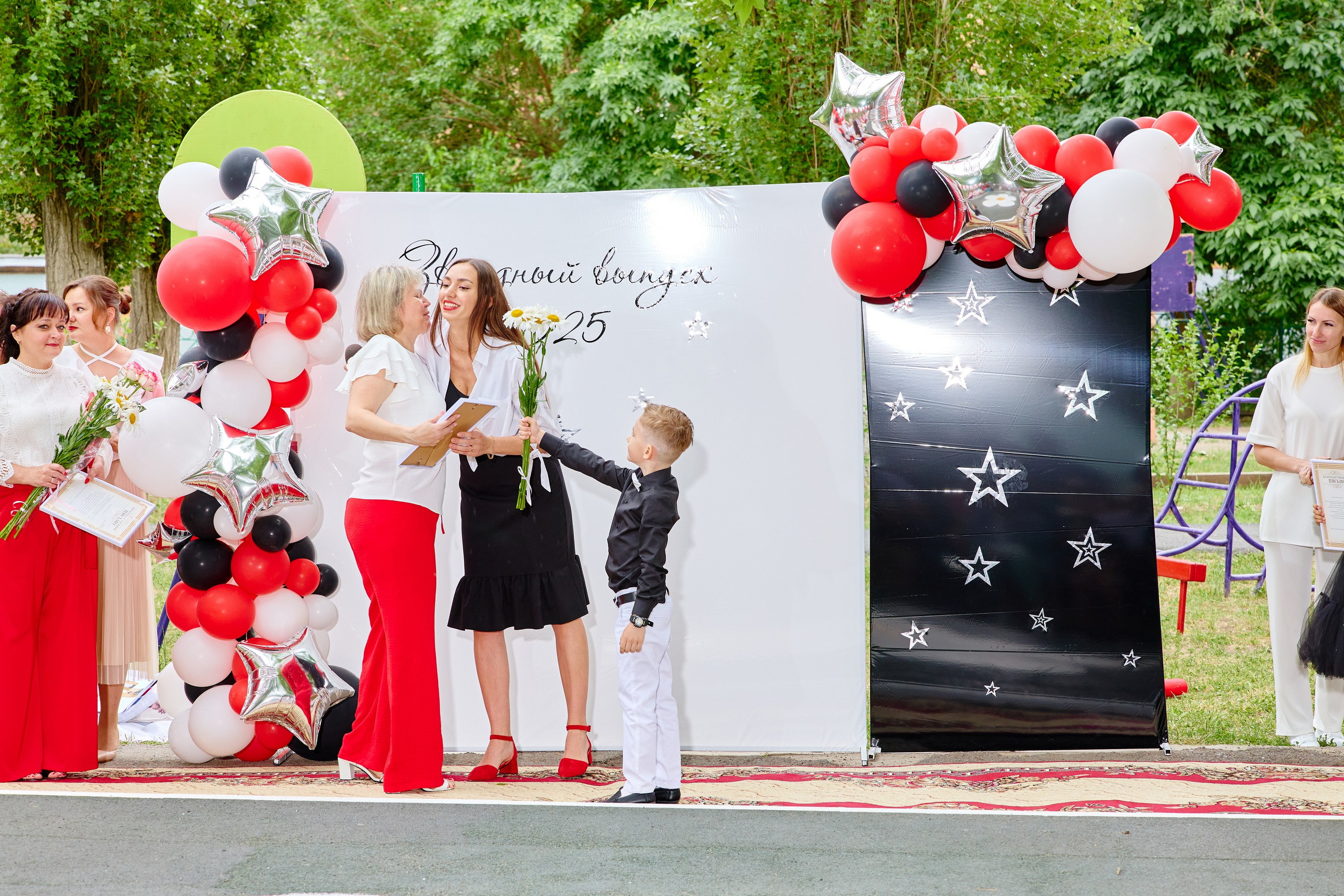 Выпускной 45 сад. Фотограф Выпускные альбомы Таганрог Сергей Коробченко