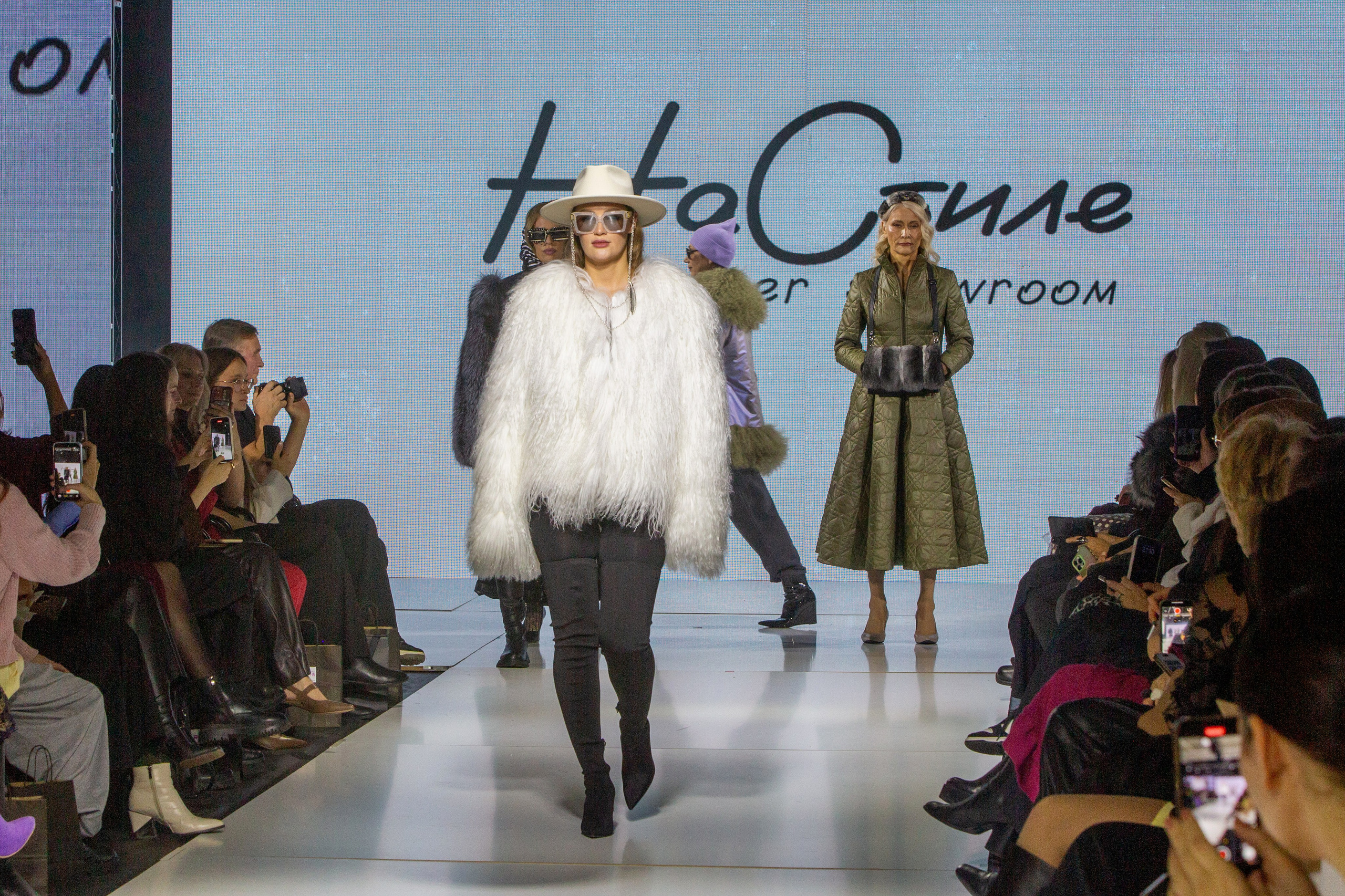 Неделя моды Екб. Фотограф для маркетплейсов Михаил Бове