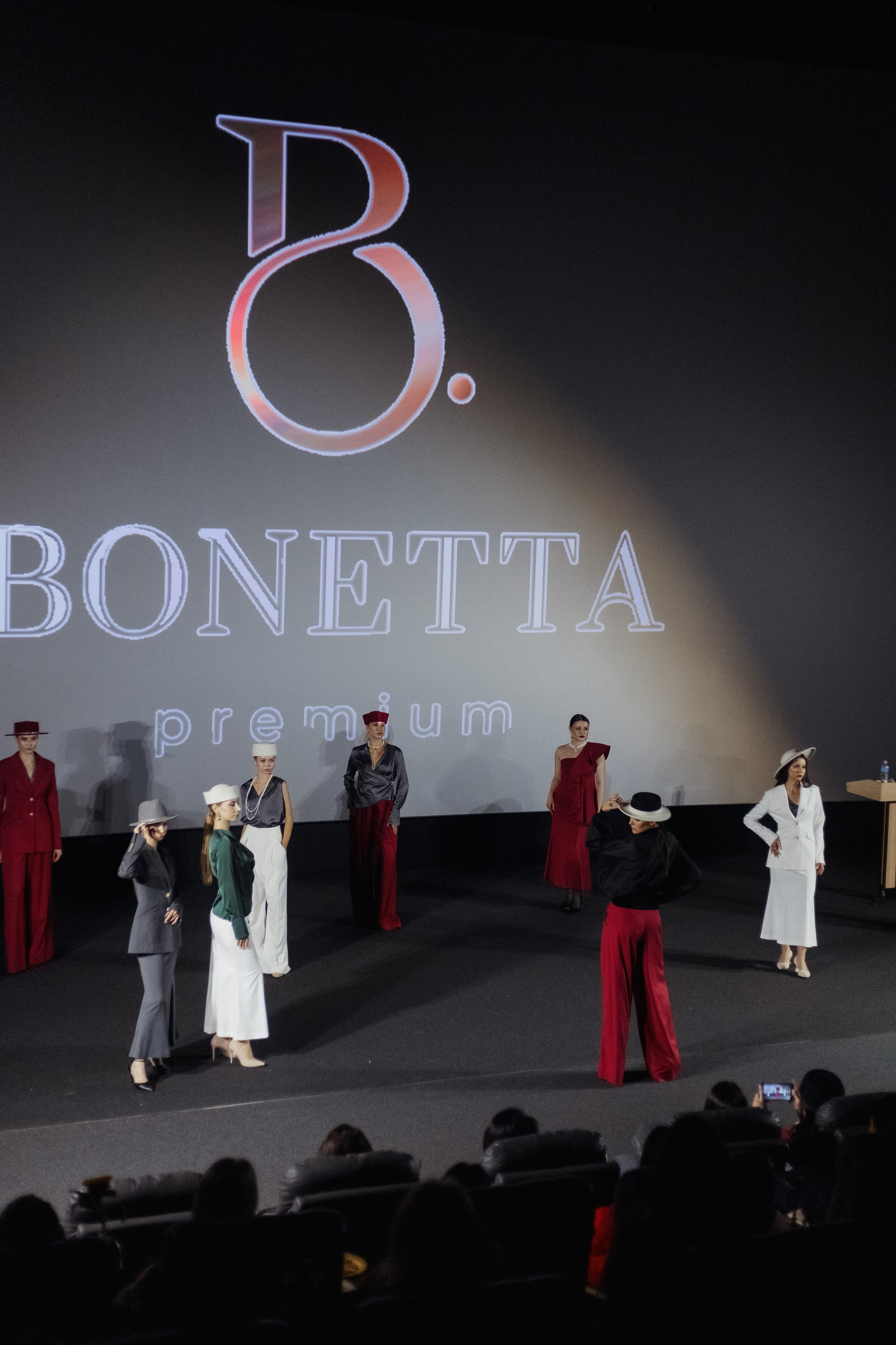 ФЭШН КОНФА. СВОИ. ФОТООТЧЕТЫ-СОБЫТИЯ-МЕСТА