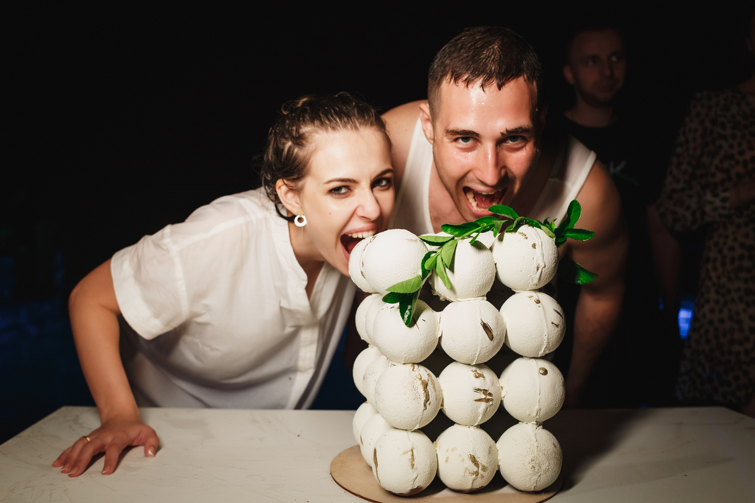 Свадебный фотограф Таганрог — фотосессия в центре города и банкет в коттедже «Виктория». Свадебный и семейный фотограф в Таганроге Бакарюк Антон