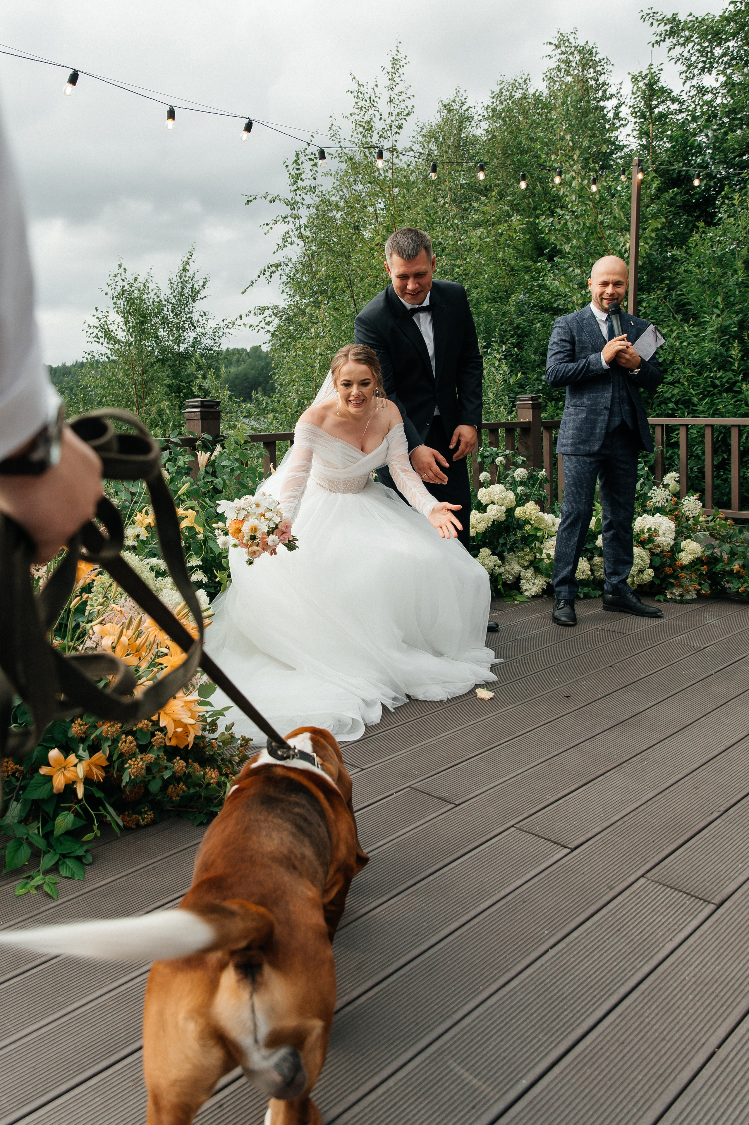 Wedding with dog. Wedding and family photographer in Dubai Vasilii Albul