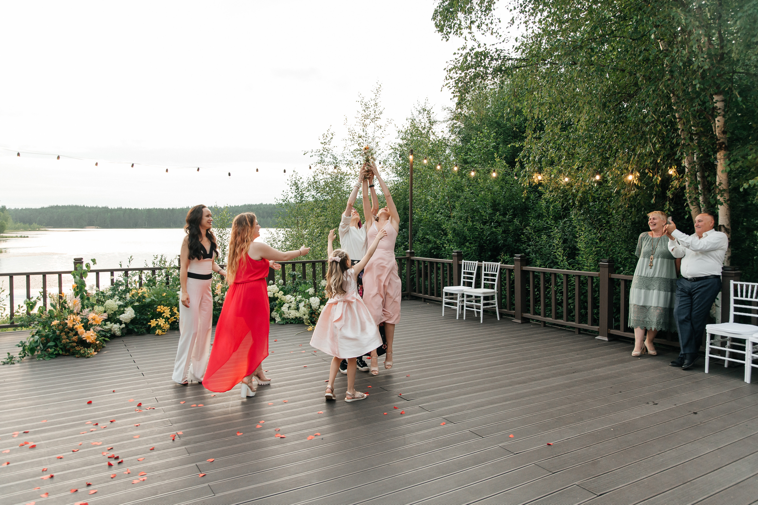 Wedding with dog. Wedding and family photographer in Dubai Vasilii Albul