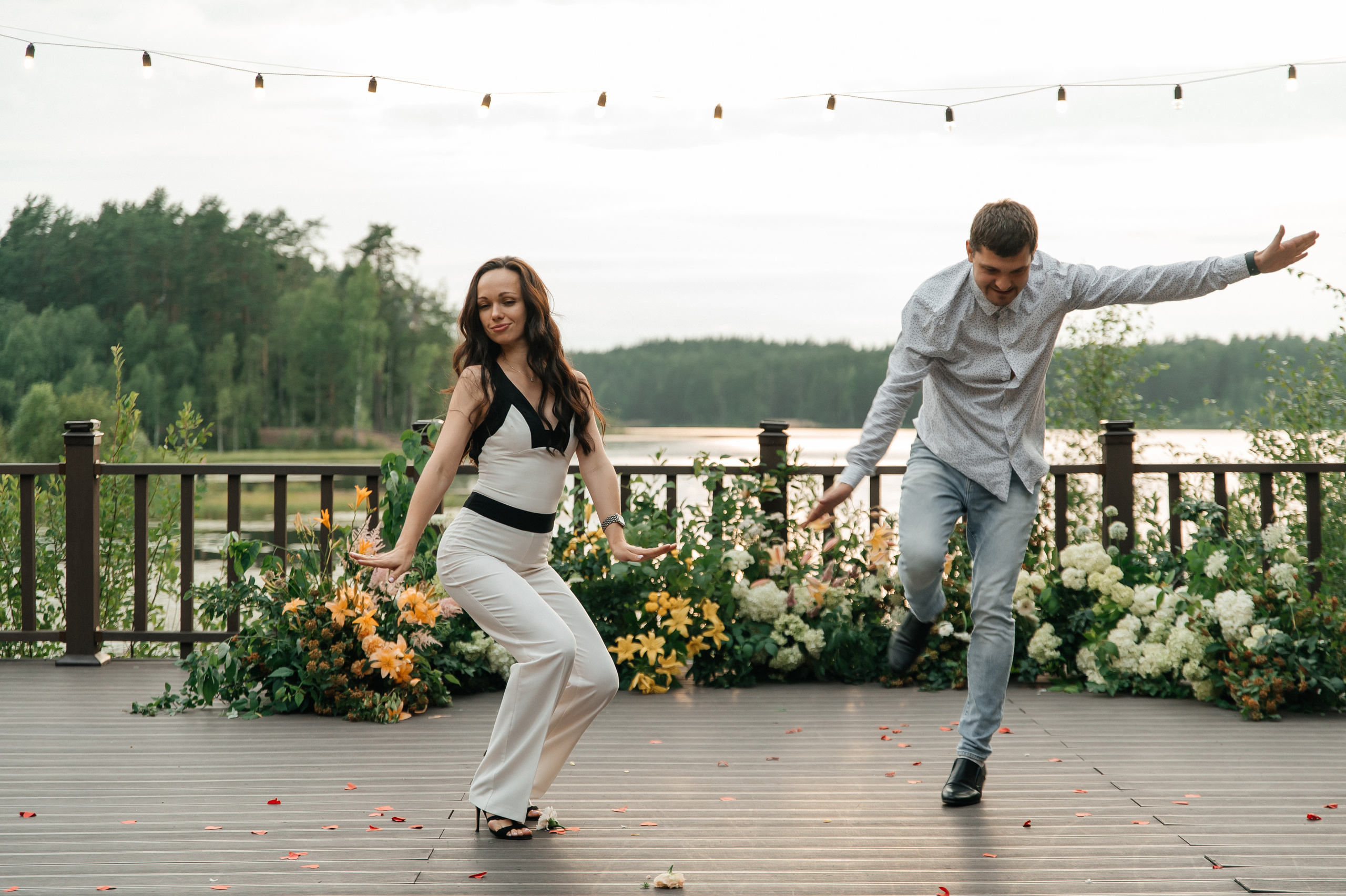 Wedding with dog. Wedding and family photographer in Dubai Vasilii Albul